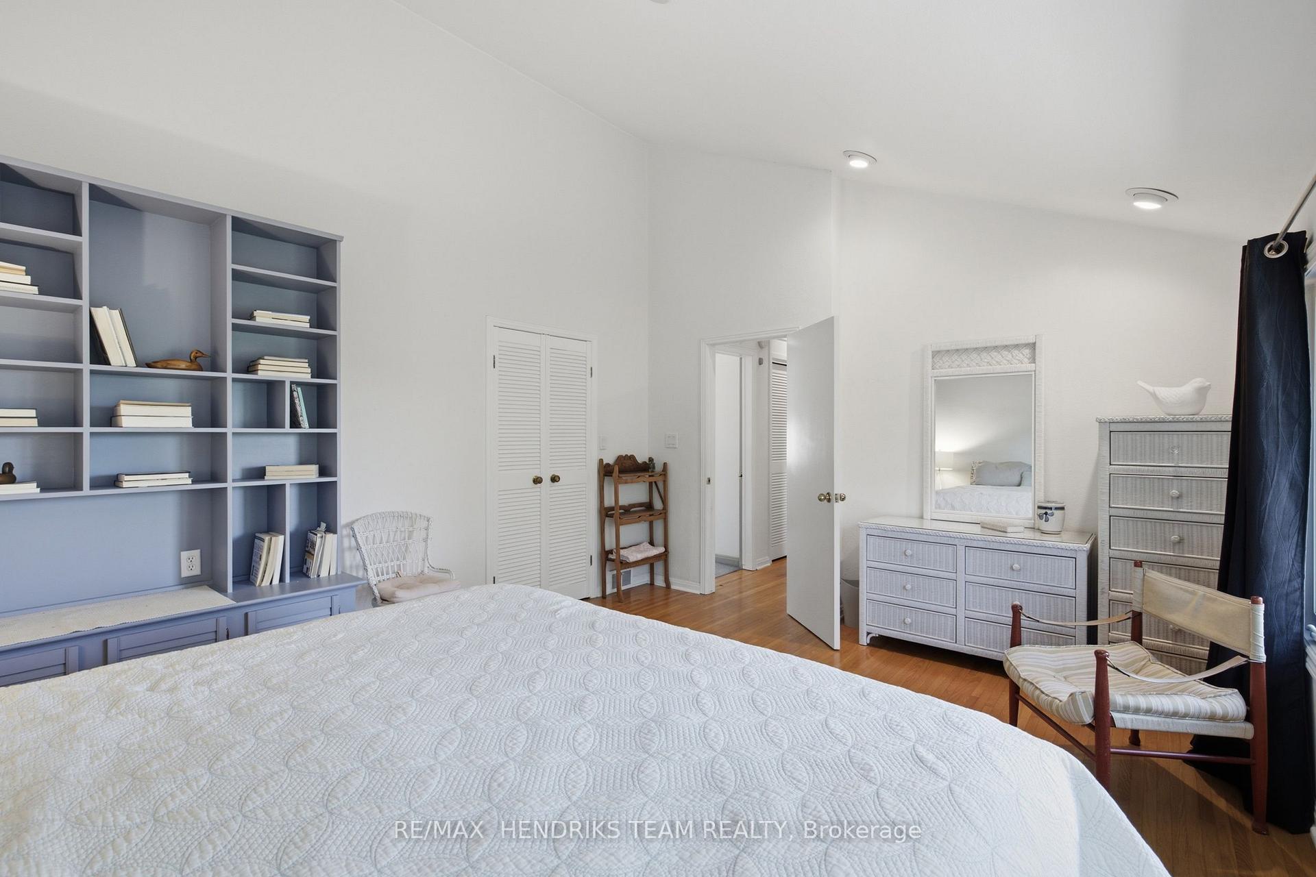 Photo 25 of 10 Vergorda Circle, St. Catharines, Glendale/Glenridge — HOMEH