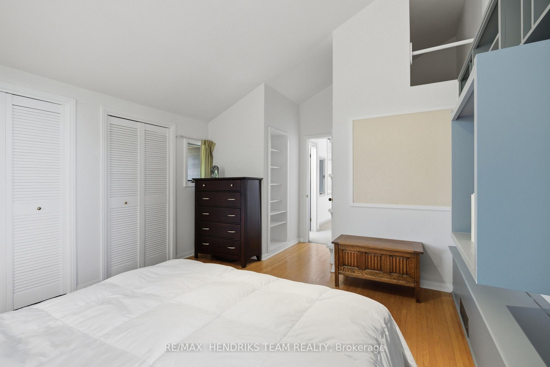 Photo 29 of 10 Vergorda Circle, St. Catharines, Glendale/Glenridge — HOMEH