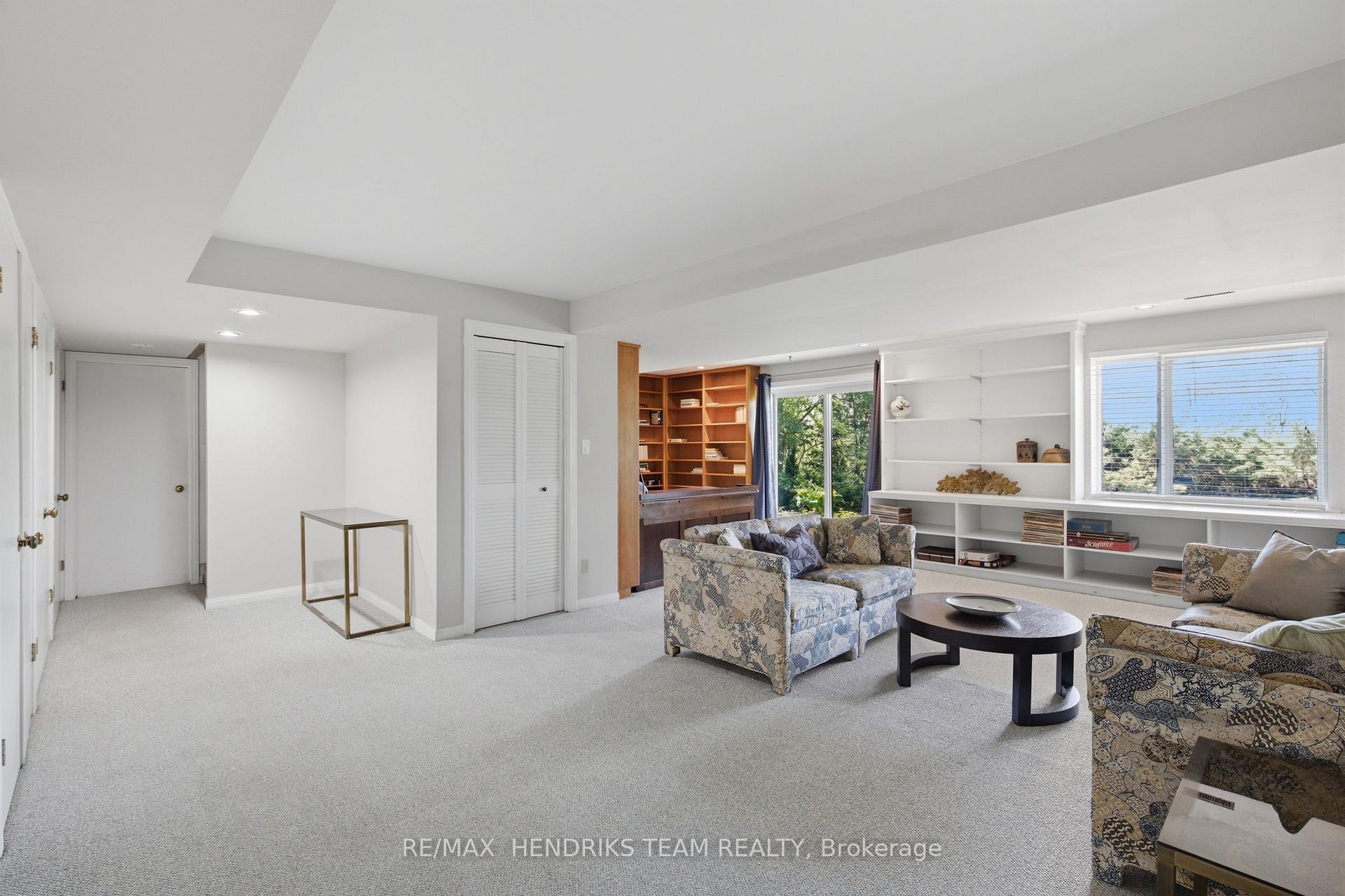 Photo 33 of 10 Vergorda Circle, St. Catharines, Glendale/Glenridge — HOMEH