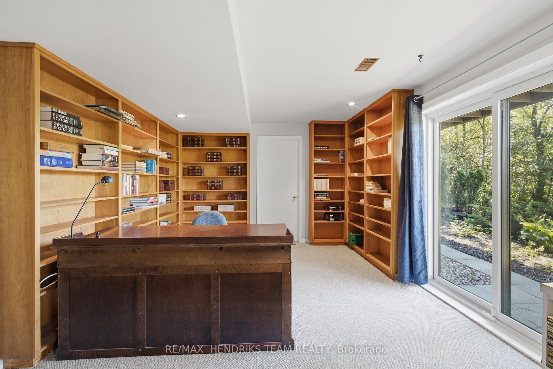 Photo 36 of 10 Vergorda Circle, St. Catharines, Glendale/Glenridge — HOMEH