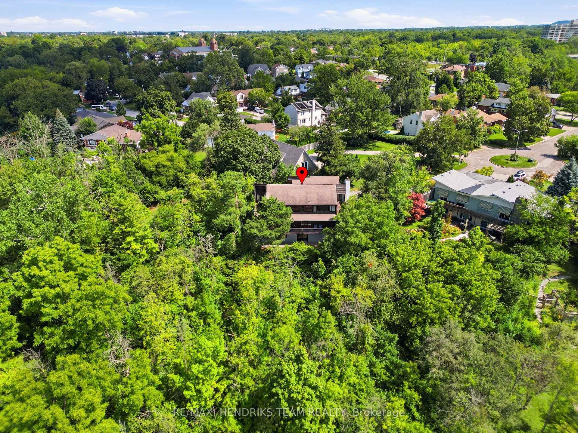 Photo 44 of 10 Vergorda Circle, St. Catharines, Glendale/Glenridge — HOMEH
