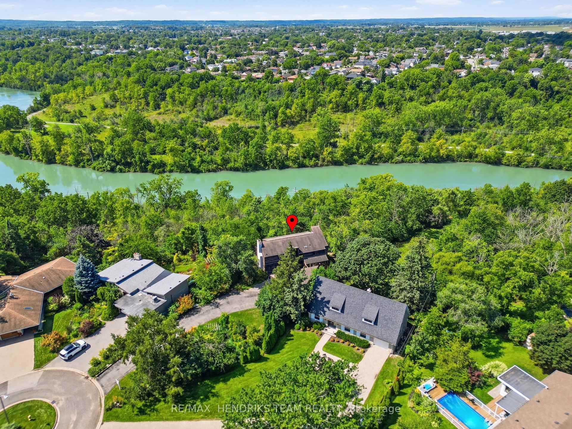 Photo 45 of 10 Vergorda Circle, St. Catharines, Glendale/Glenridge — HOMEH