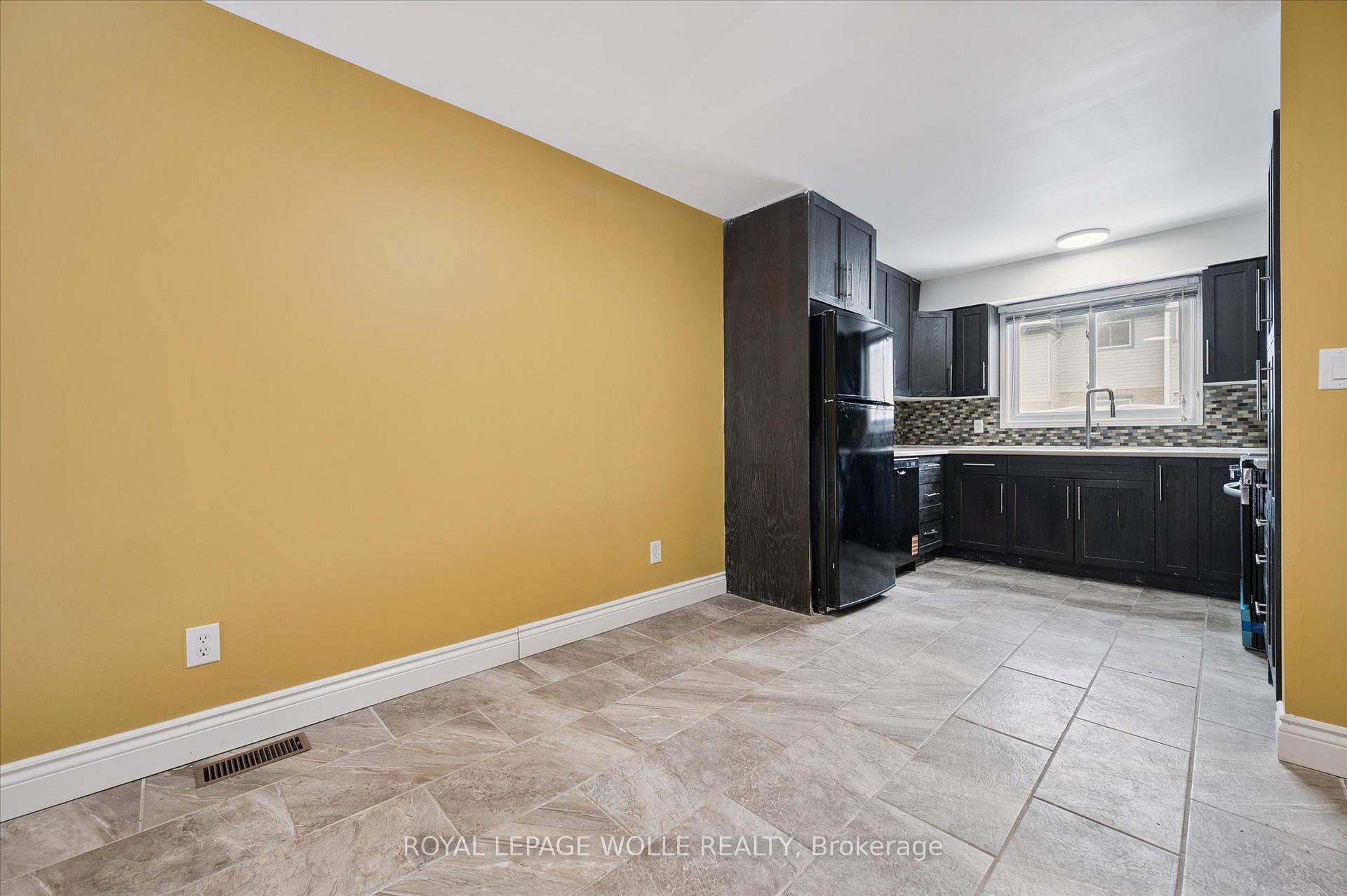 Photo 13 of Unit 43, 589 Beechwood Drive, Waterloo, Beechwood West — HOMEH
