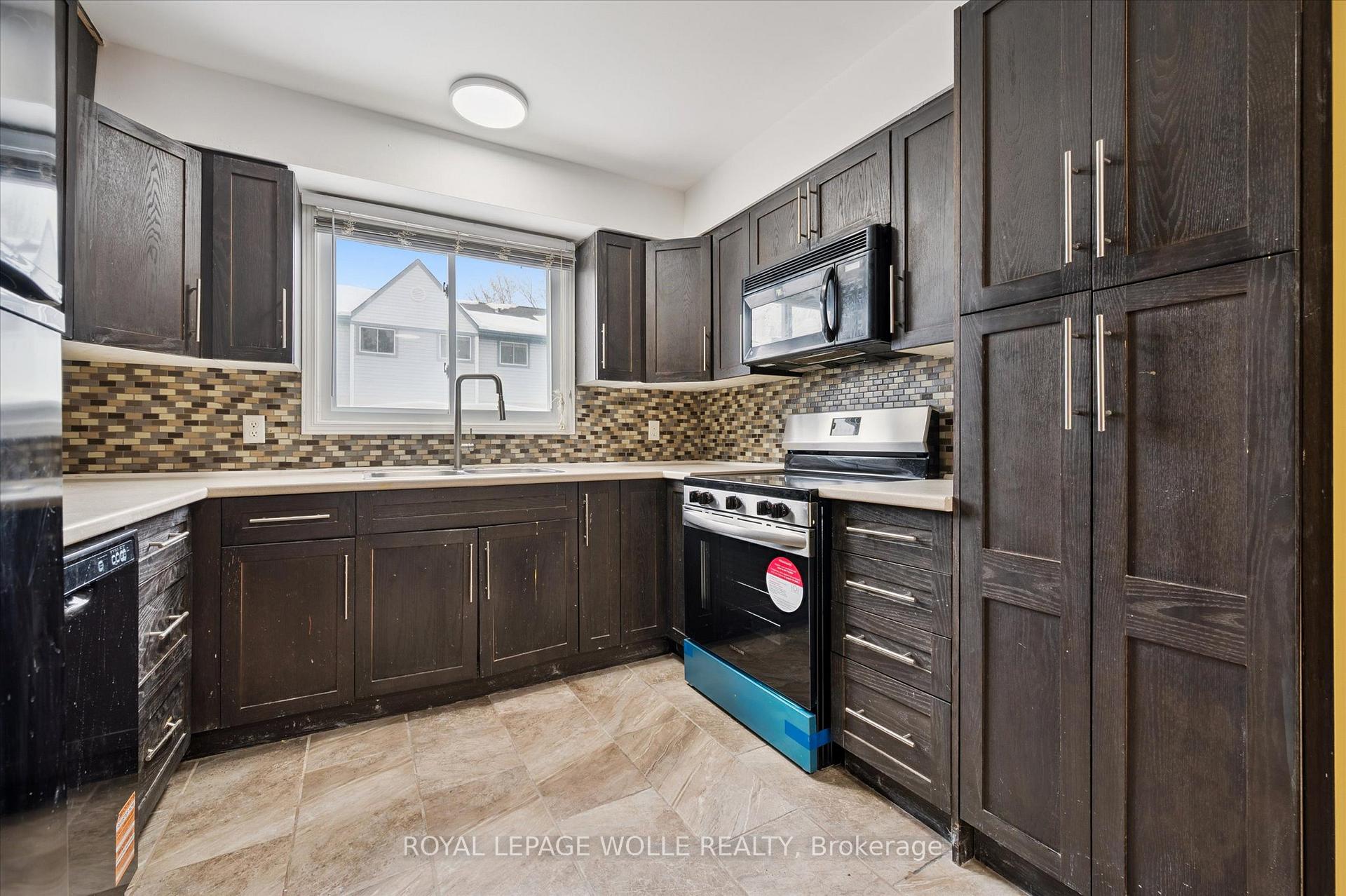 Photo 14 of Unit 43, 589 Beechwood Drive, Waterloo, Beechwood West — HOMEH