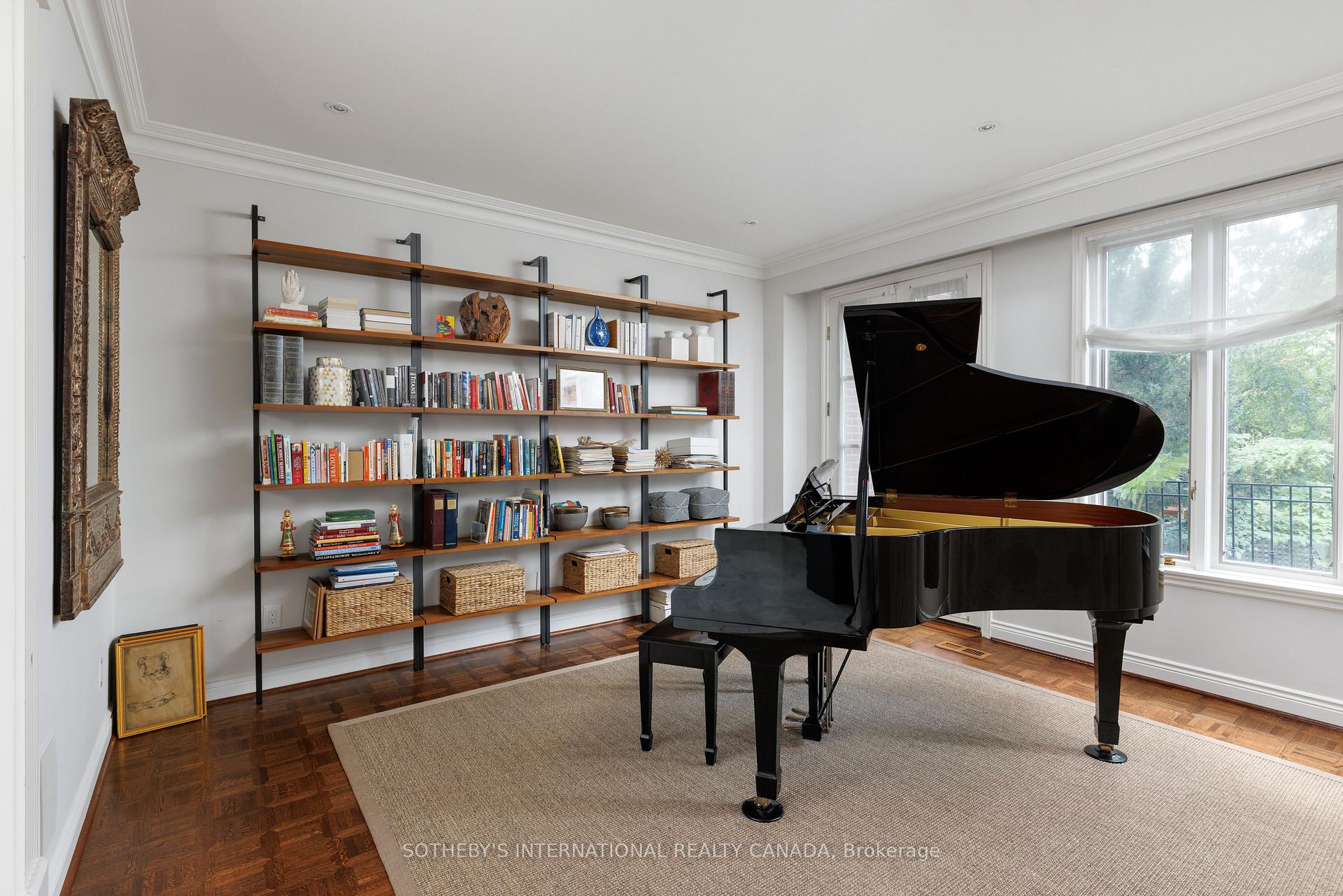 Photo 4 of 18A Deer Park Crescent, Toronto, Yonge-St. Clair — HOMEH
