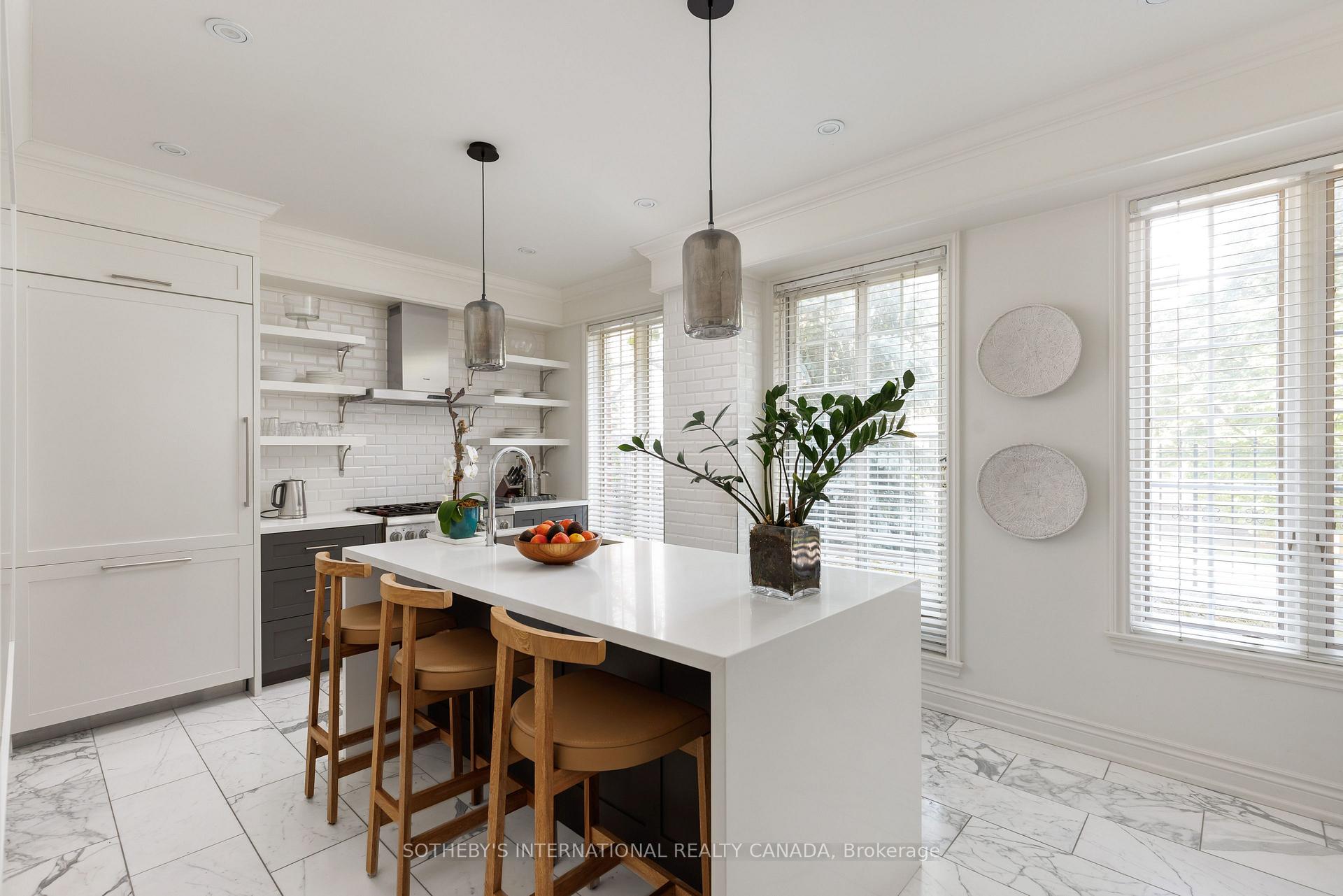 Photo 10 of 18A Deer Park Crescent, Toronto, Yonge-St. Clair — HOMEH