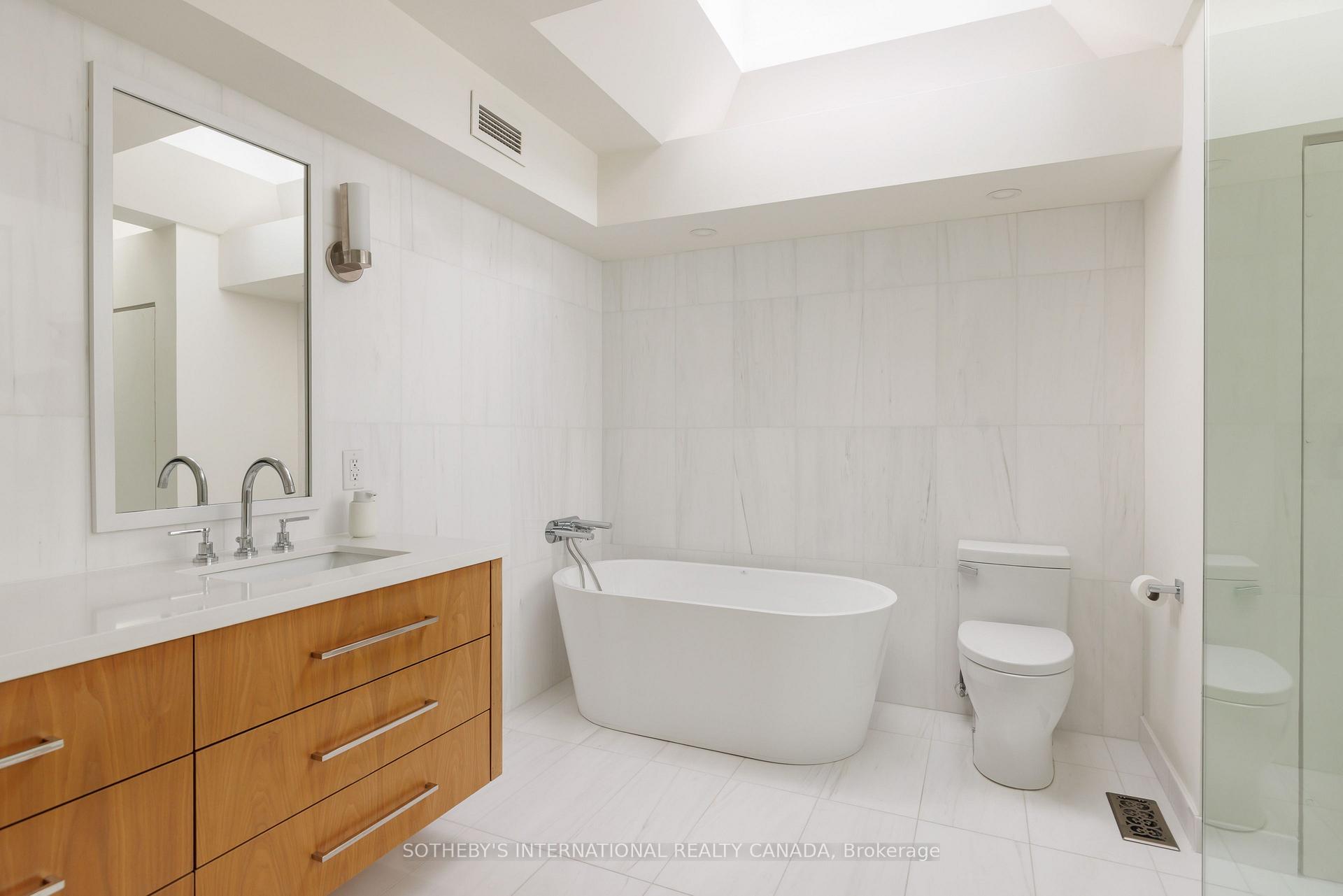 Photo 22 of 18A Deer Park Crescent, Toronto, Yonge-St. Clair — HOMEH