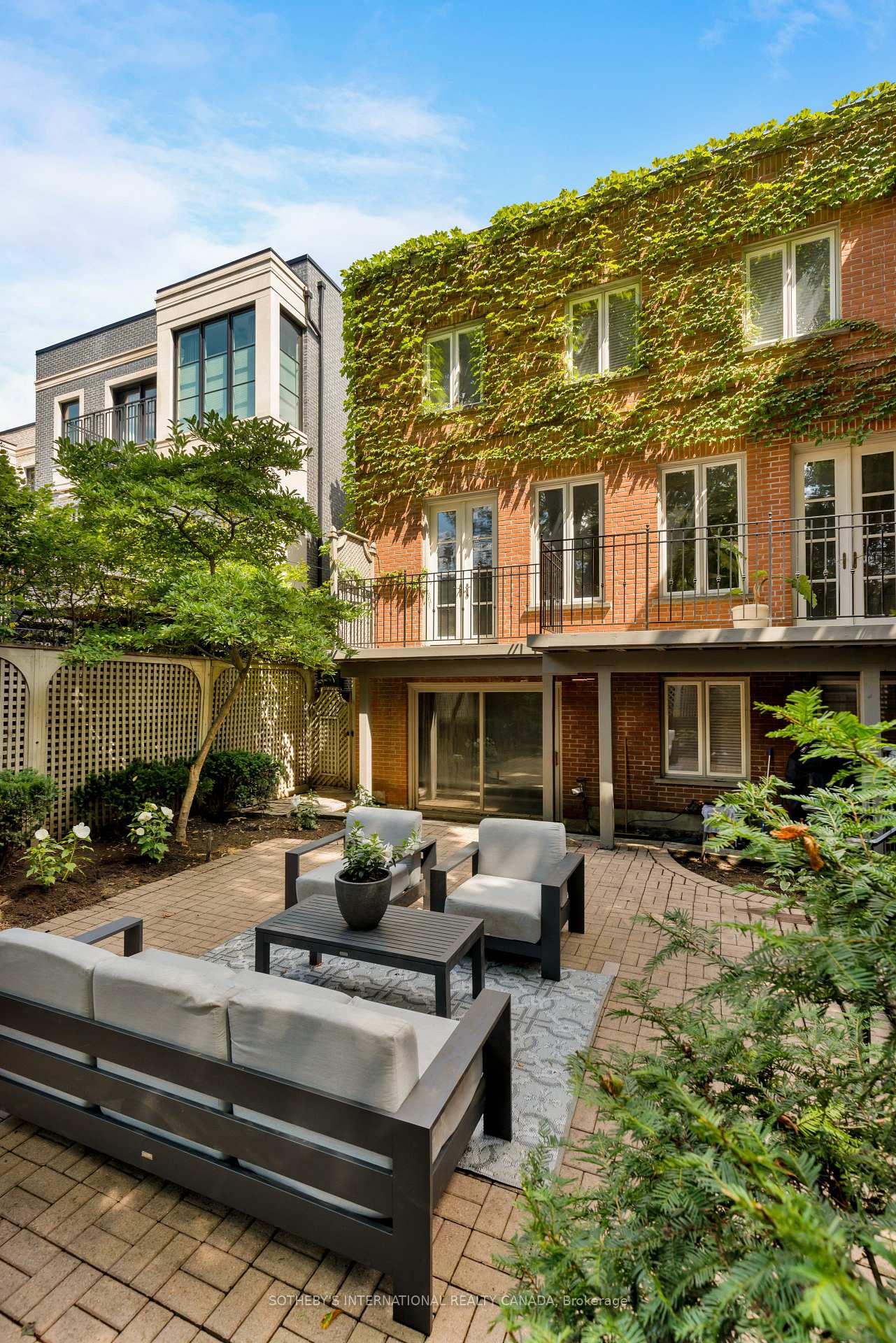 Photo 37 of 18A Deer Park Crescent, Toronto, Yonge-St. Clair — HOMEH