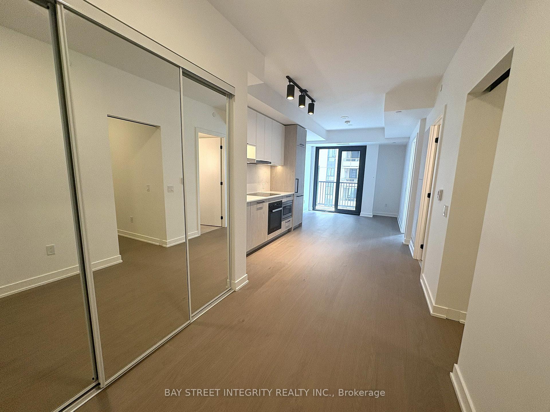 Photo 4 of Unit 1005, 91 Montclair Avenue, Toronto, Forest Hill South — HOMEH