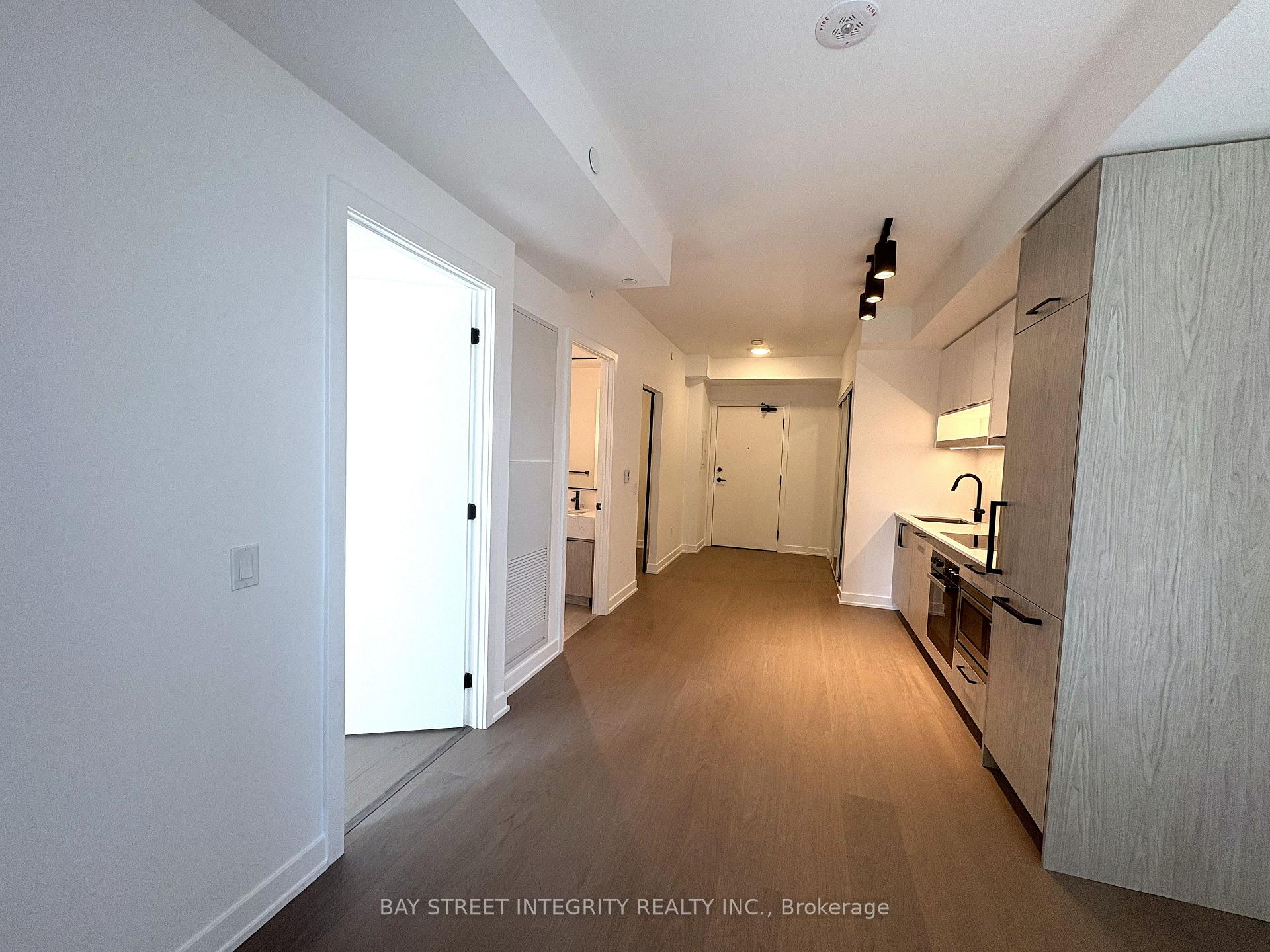 Photo 7 of Unit 1005, 91 Montclair Avenue, Toronto, Forest Hill South — HOMEH