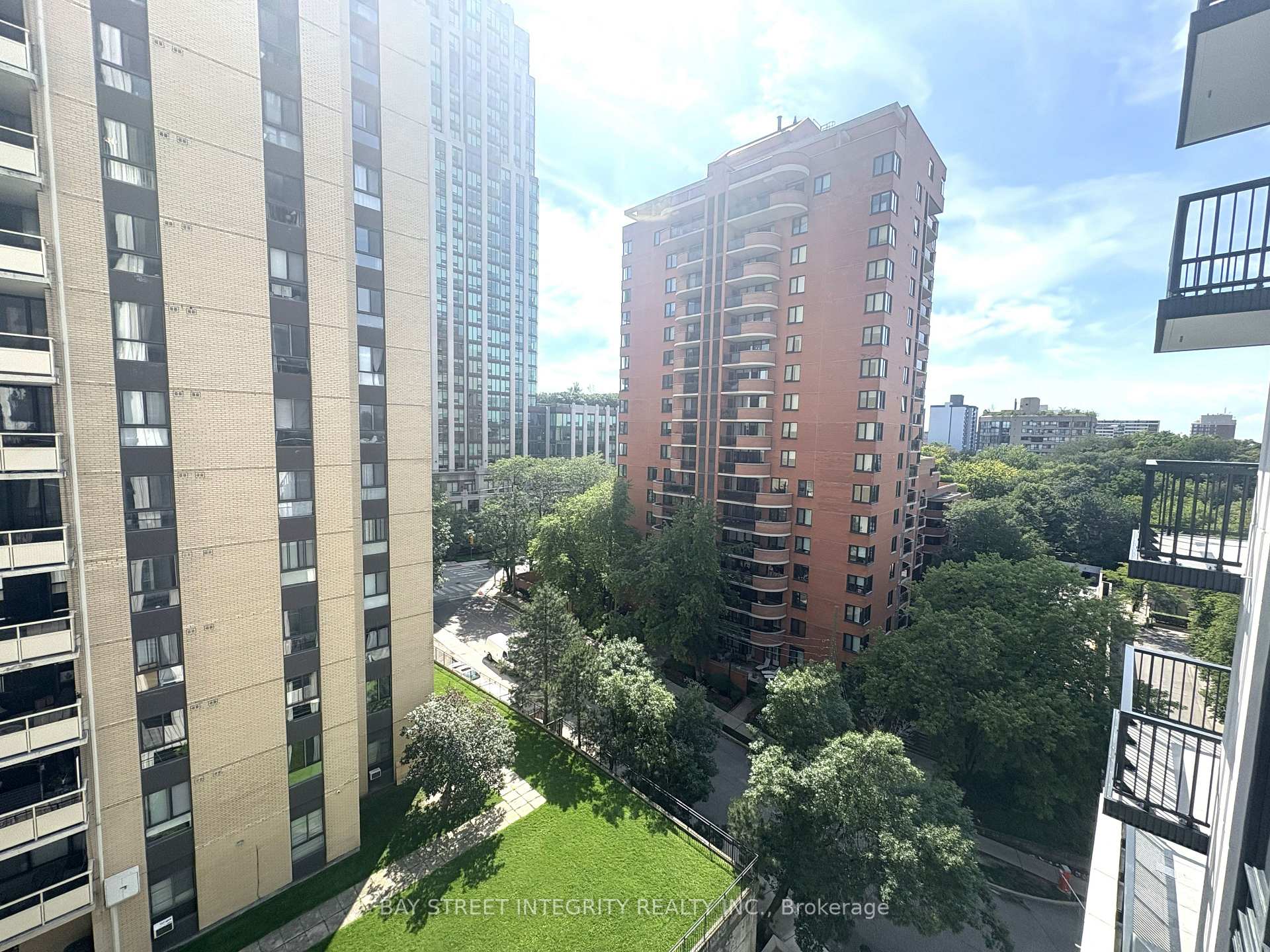 Photo 16 of Unit 1005, 91 Montclair Avenue, Toronto, Forest Hill South — HOMEH