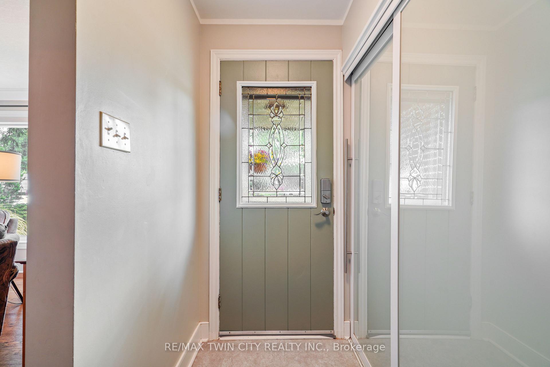 Photo 6 of 10 Brier Crescent, Brantford, Greenbrier — HOMEH