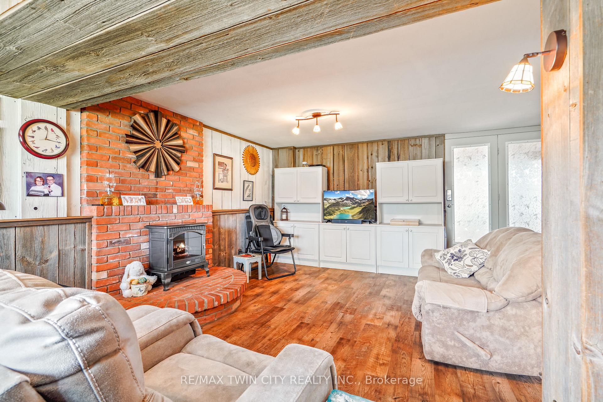 Photo 25 of 10 Brier Crescent, Brantford, Greenbrier — HOMEH