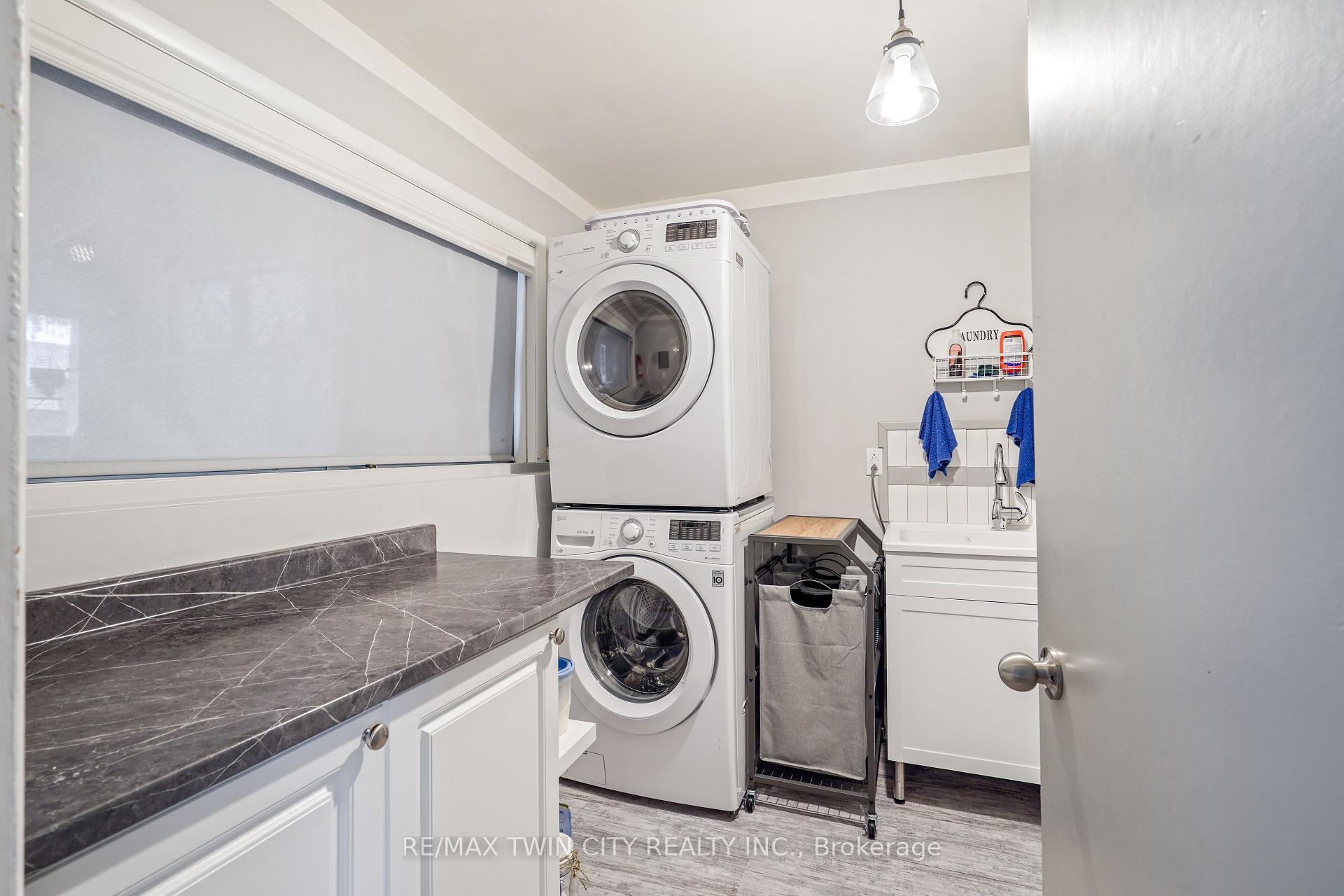 Photo 29 of 10 Brier Crescent, Brantford, Greenbrier — HOMEH