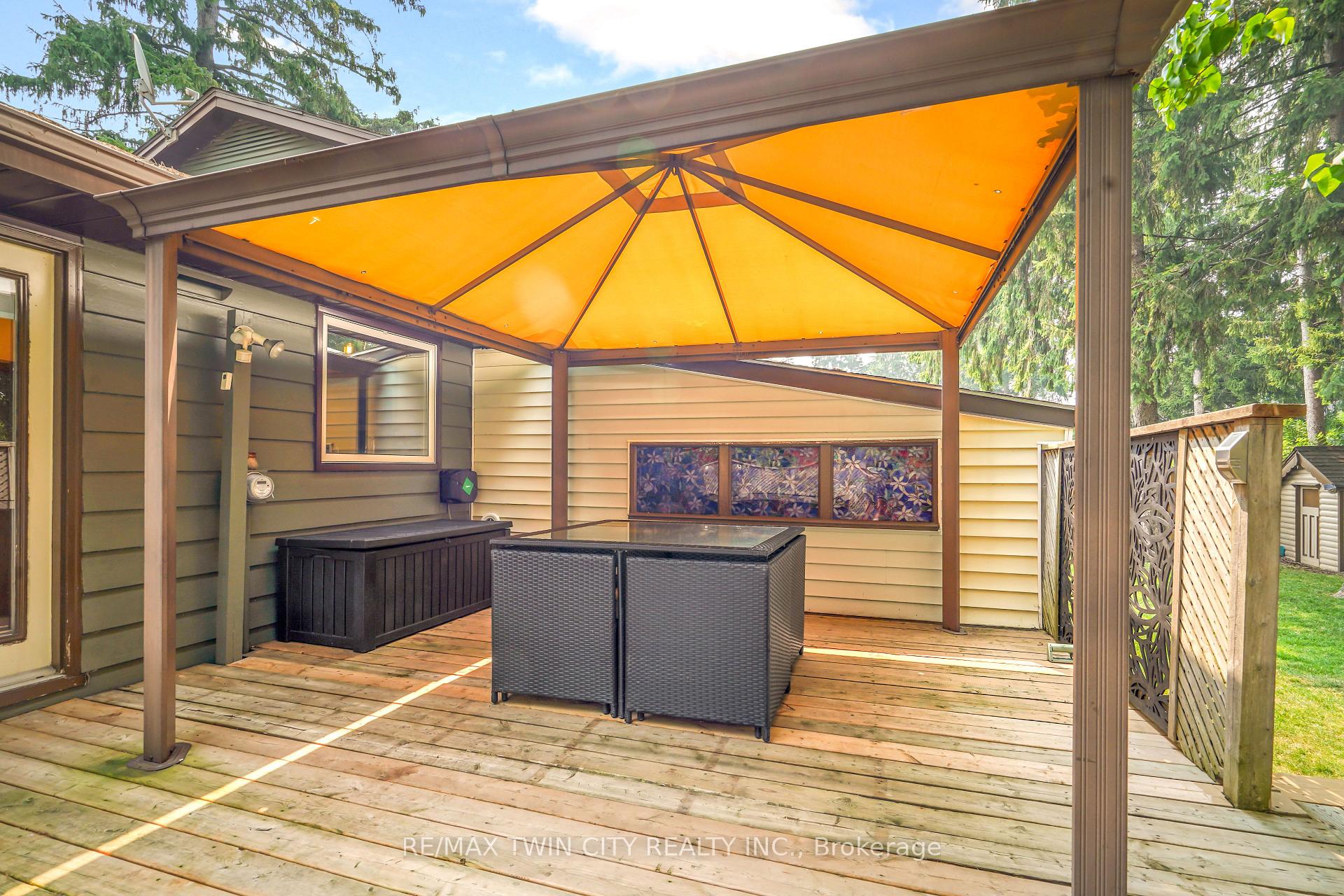 Photo 38 of 10 Brier Crescent, Brantford, Greenbrier — HOMEH