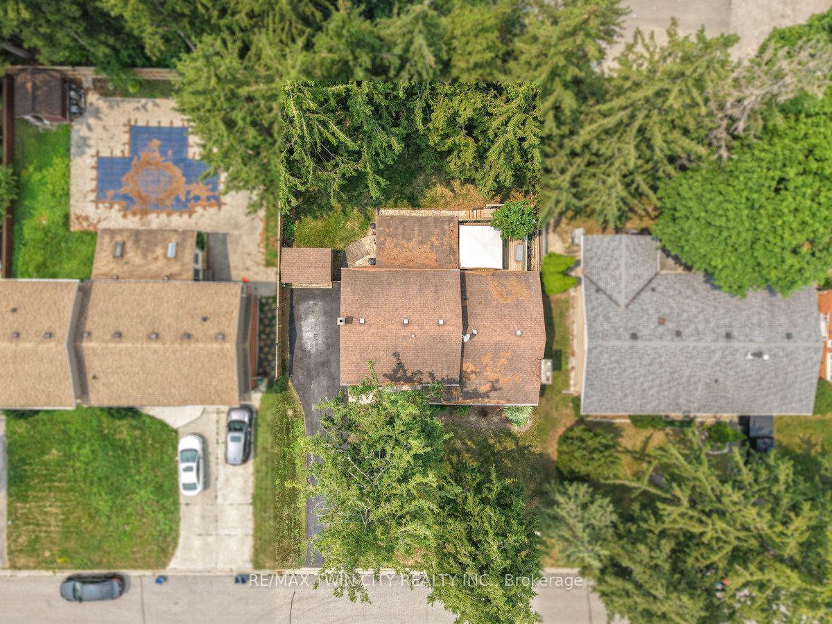 Photo 44 of 10 Brier Crescent, Brantford, Greenbrier — HOMEH