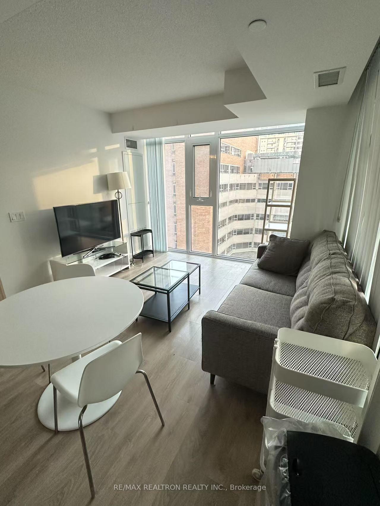 Photo 4 of Unit 810, 50 Wellesley Street E, Toronto, Church-Yonge Corridor — HOMEH
