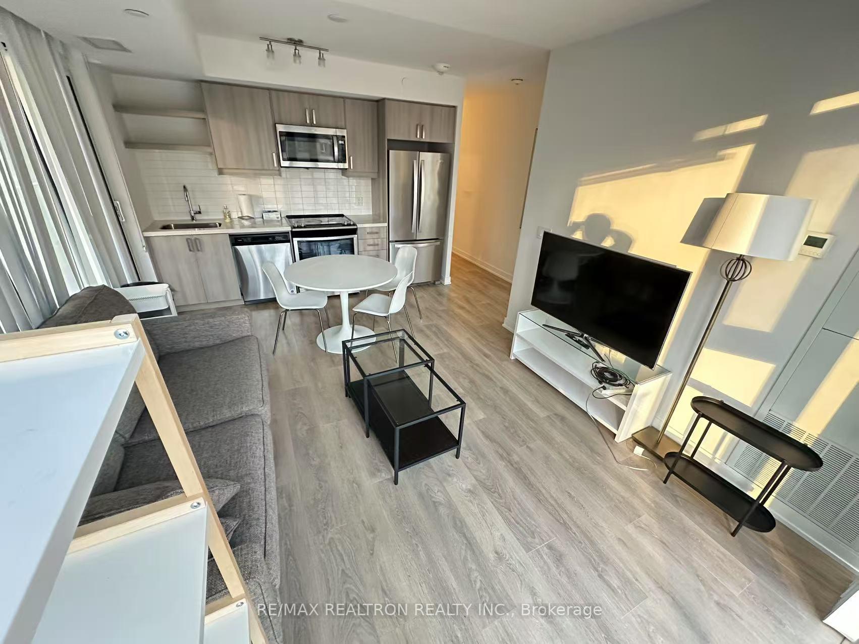 Photo 5 of Unit 810, 50 Wellesley Street E, Toronto, Church-Yonge Corridor — HOMEH
