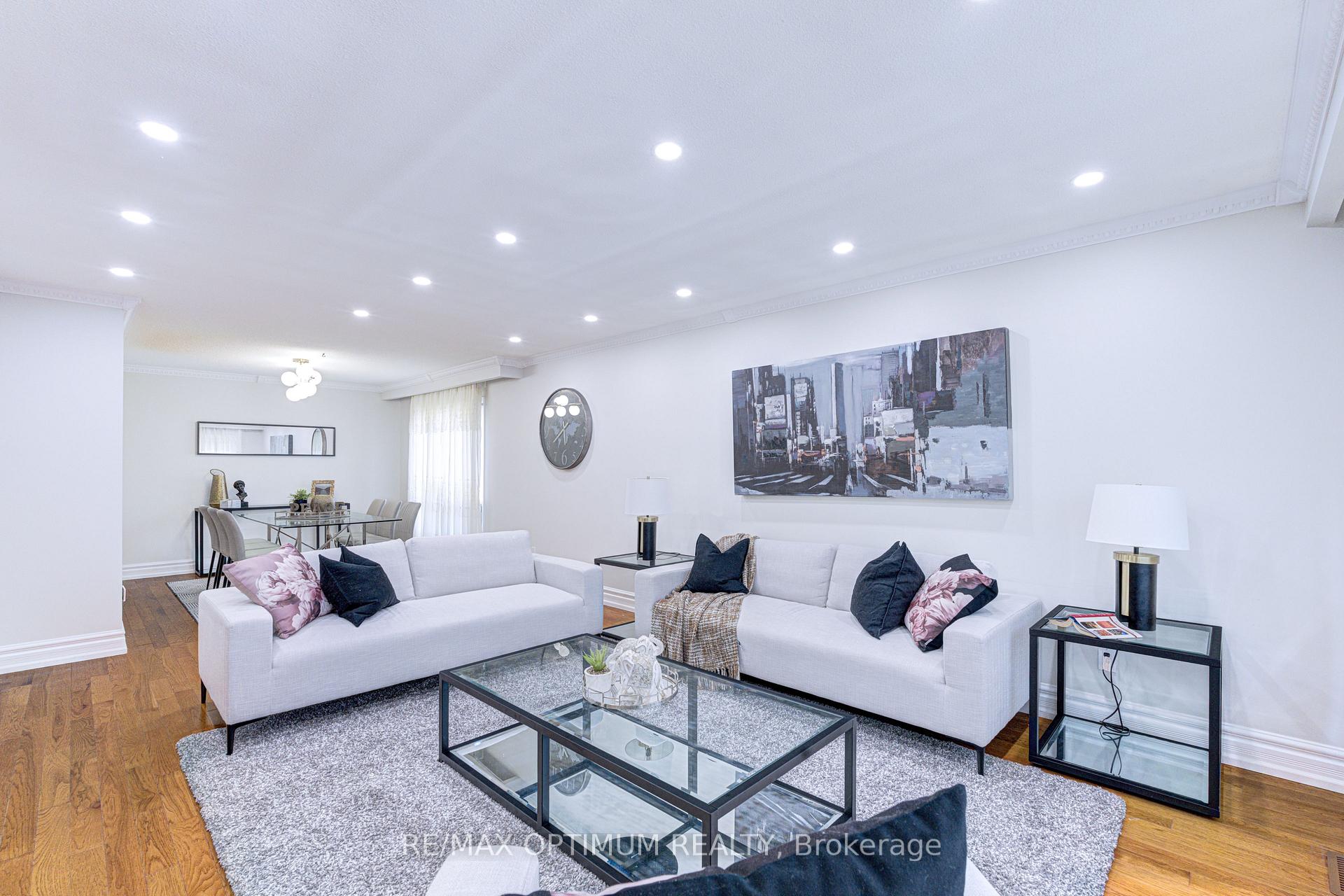 Photo 5 of 2498 Privet Crescent, Mississauga, Cooksville — HOMEH
