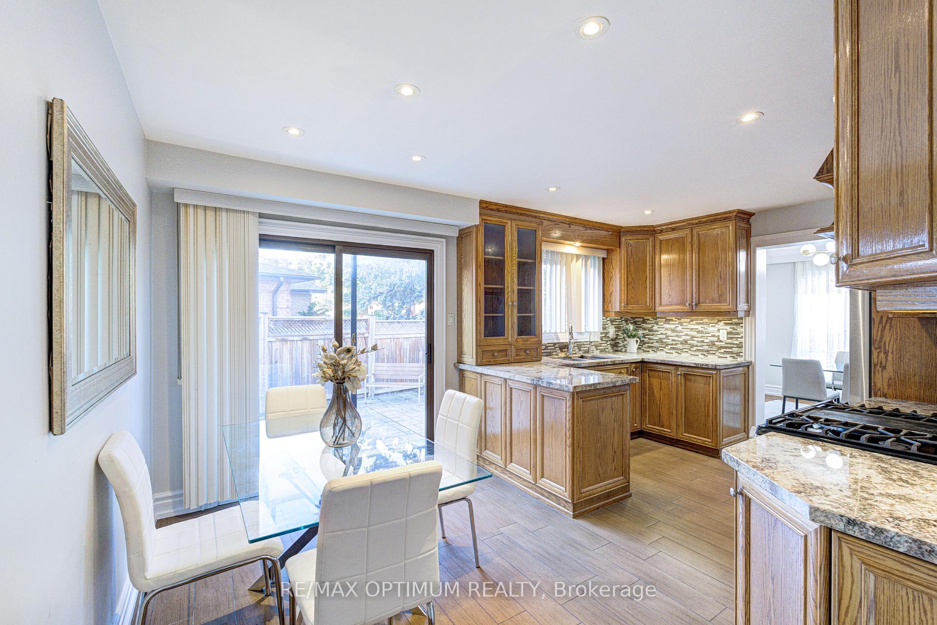 Photo 13 of 2498 Privet Crescent, Mississauga, Cooksville — HOMEH