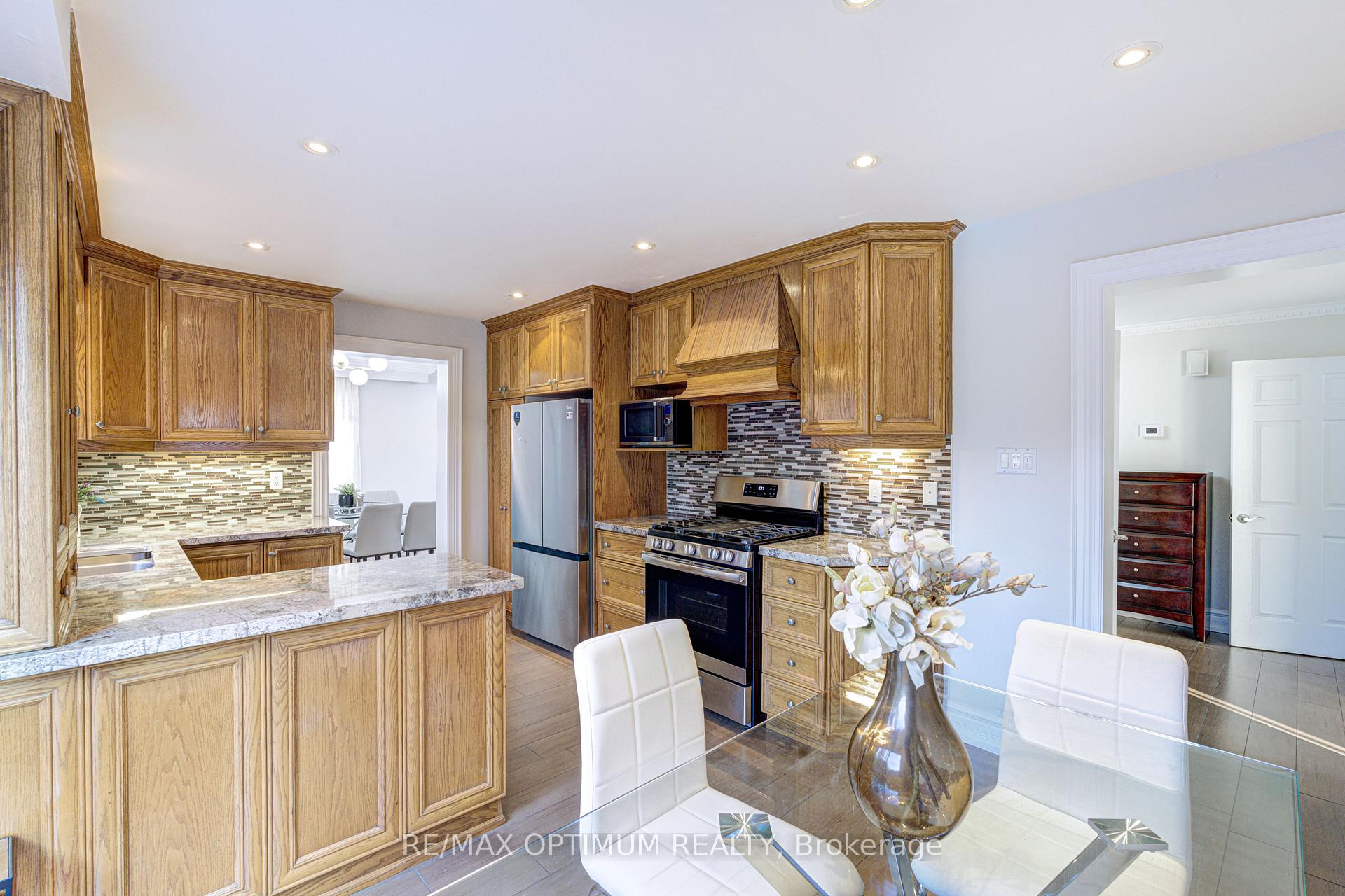Photo 14 of 2498 Privet Crescent, Mississauga, Cooksville — HOMEH