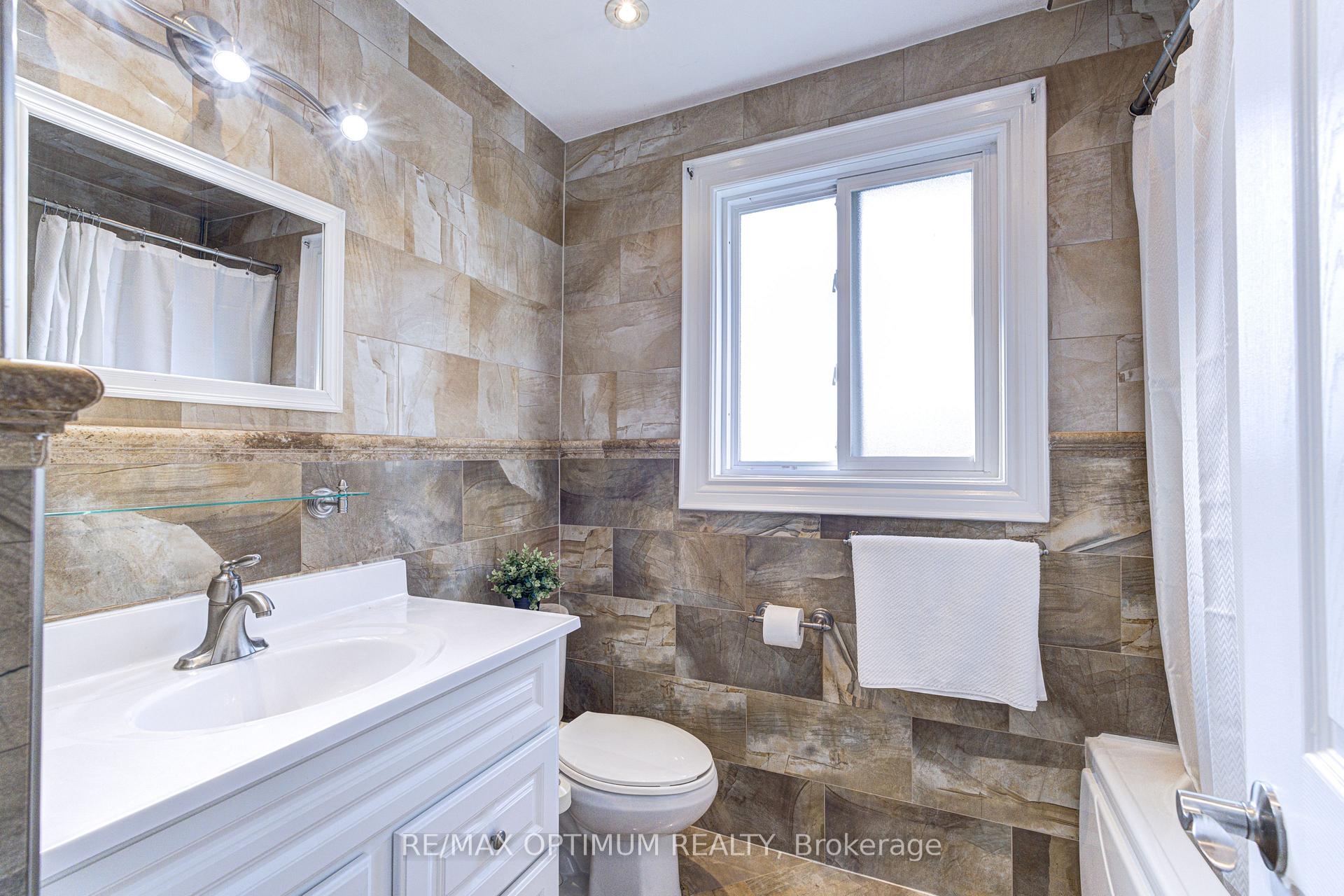 Photo 25 of 2498 Privet Crescent, Mississauga, Cooksville — HOMEH
