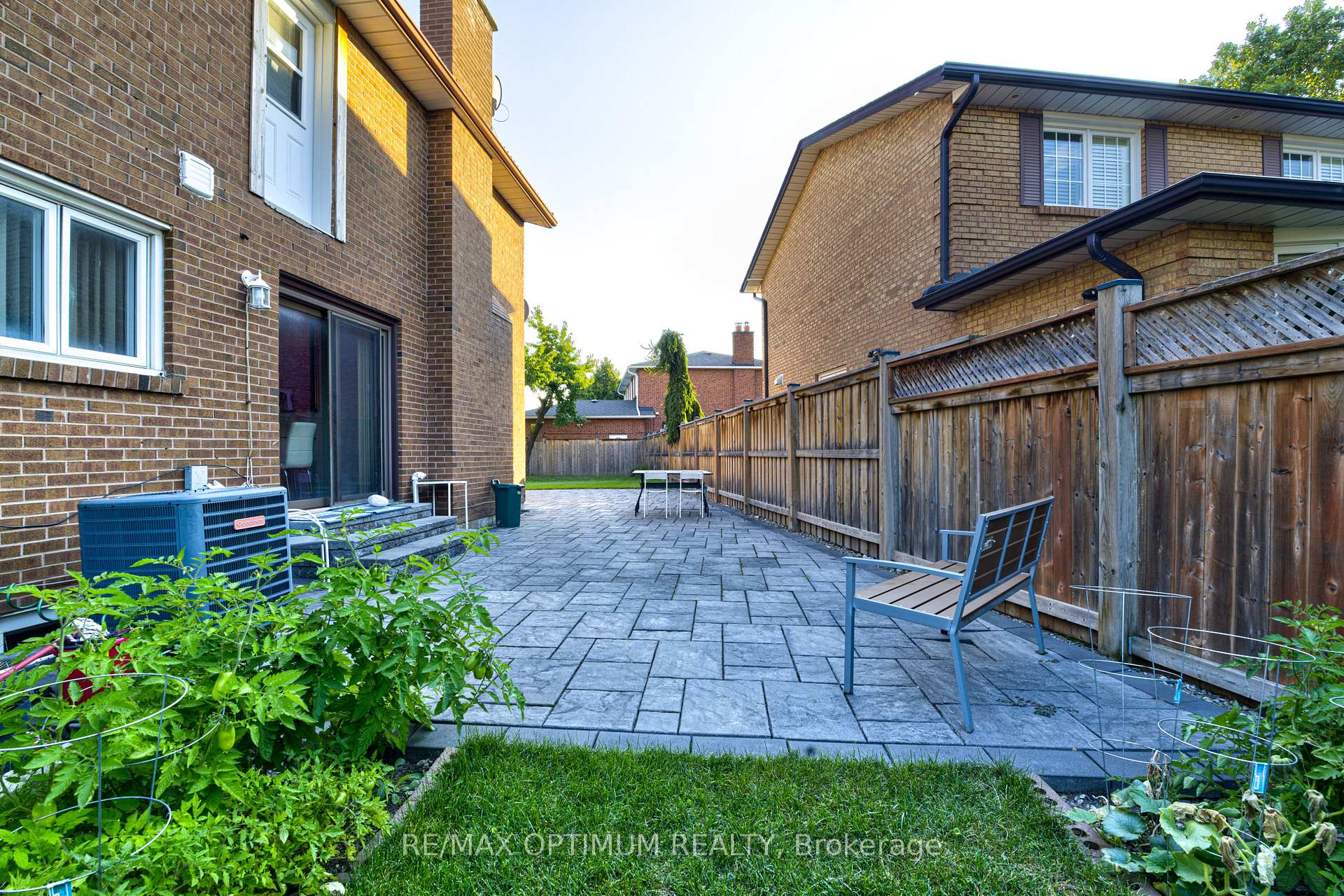 Photo 43 of 2498 Privet Crescent, Mississauga, Cooksville — HOMEH