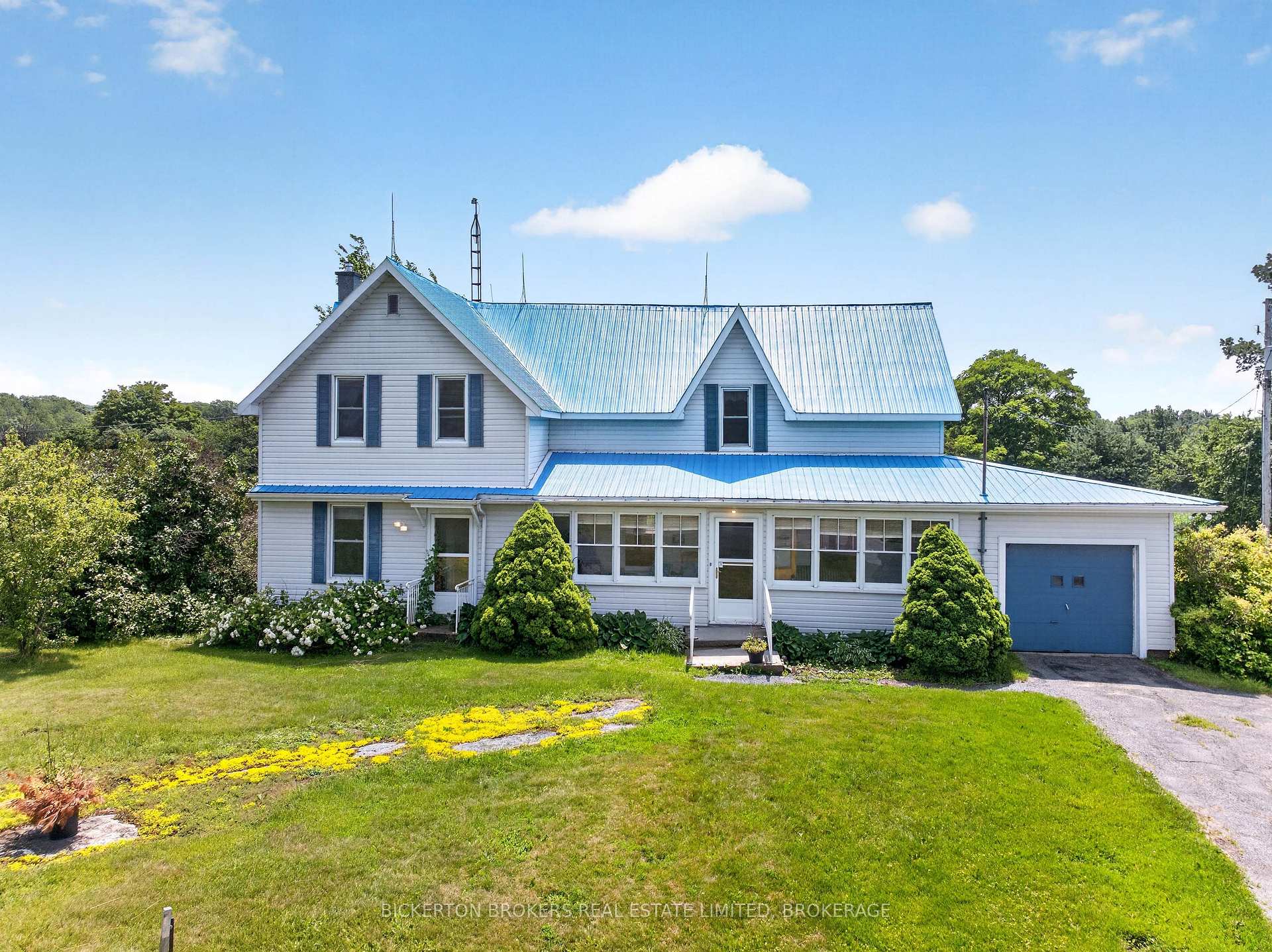 Photo 1 of 1497 Sunbury Road, Frontenac, Frontenac South — HOMEH