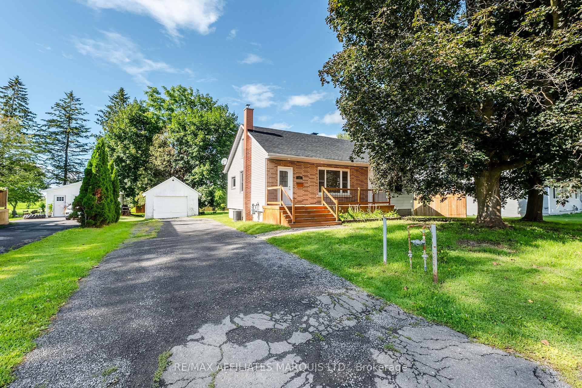 Photo 2 of 16 Front Street, North Stormont, Finch — HOMEH