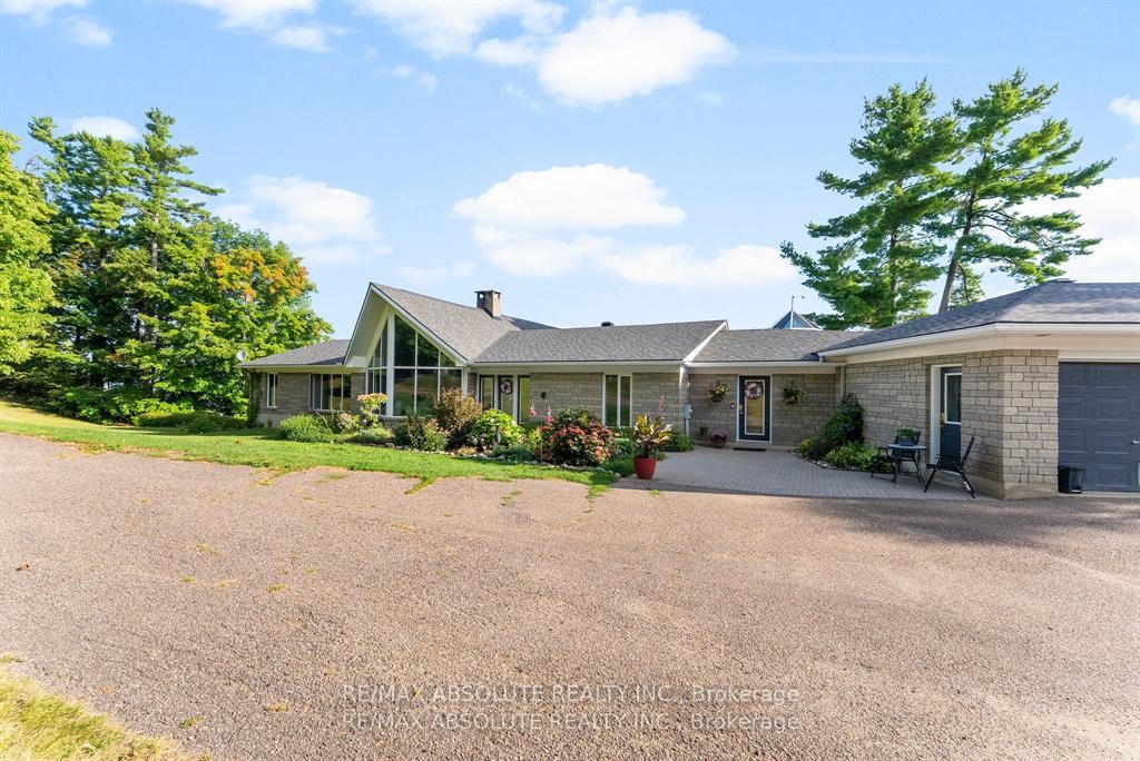 Photo 2 of 1724 River Road, McNab/Braeside, Mcnab/Braeside Twps — HOMEH