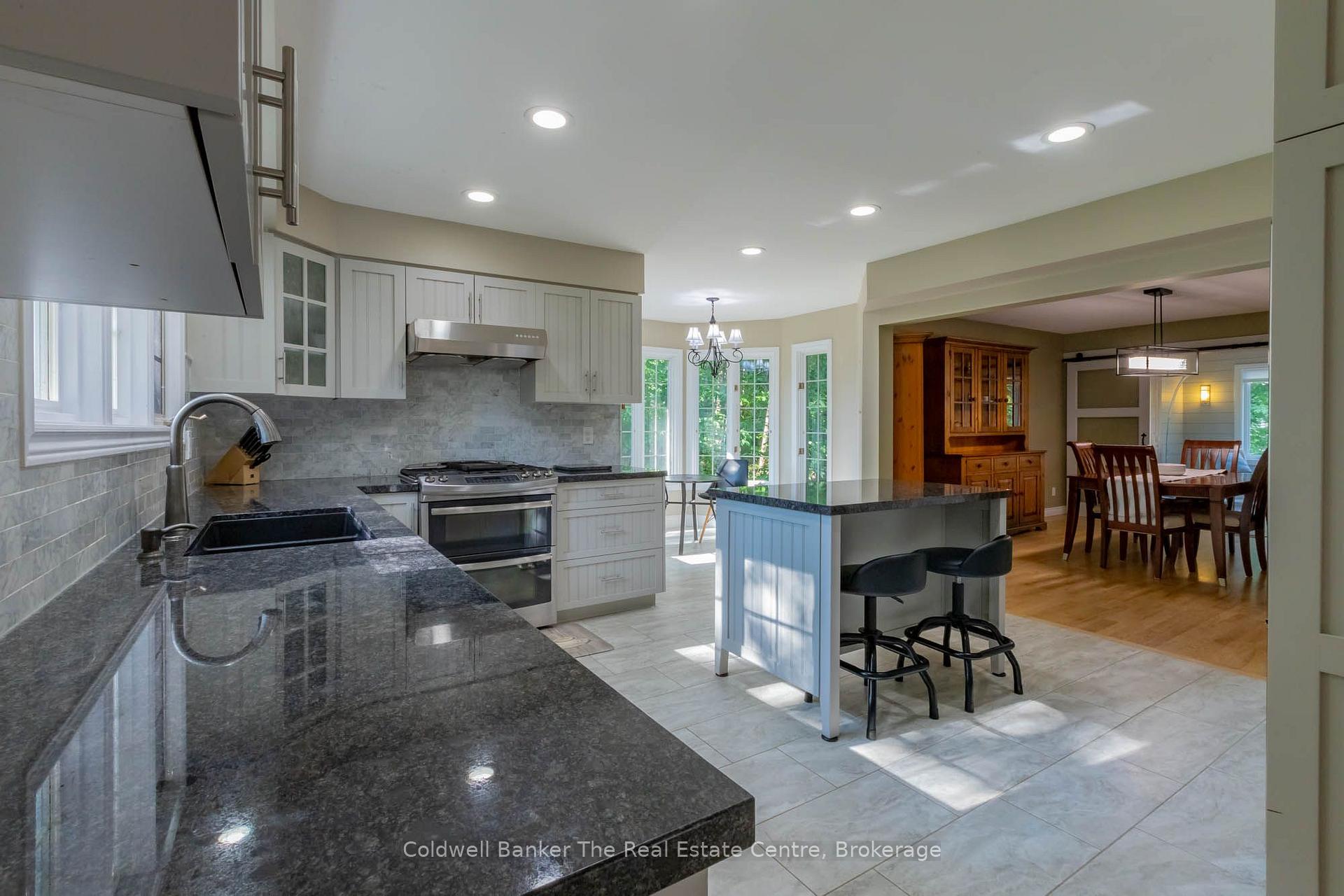 Photo 6 of 110 Forest Glen Drive, Gravenhurst, Muskoka (S) — HOMEH