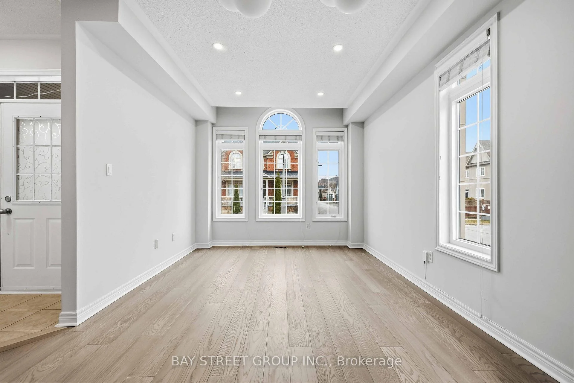 Photo 11 of 5 Tottenham Court, Markham, Cornell — HOMEH