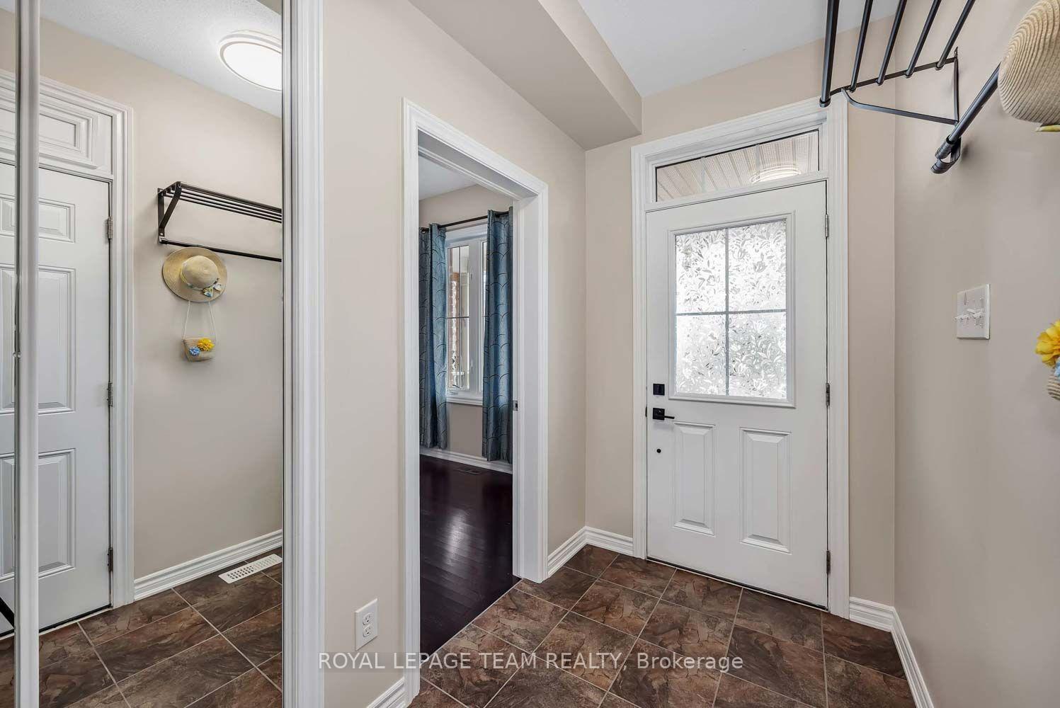 Photo 5 of 2225 Watercolours Way, Ottawa, Barrhaven - Half Moon Bay — HOMEH