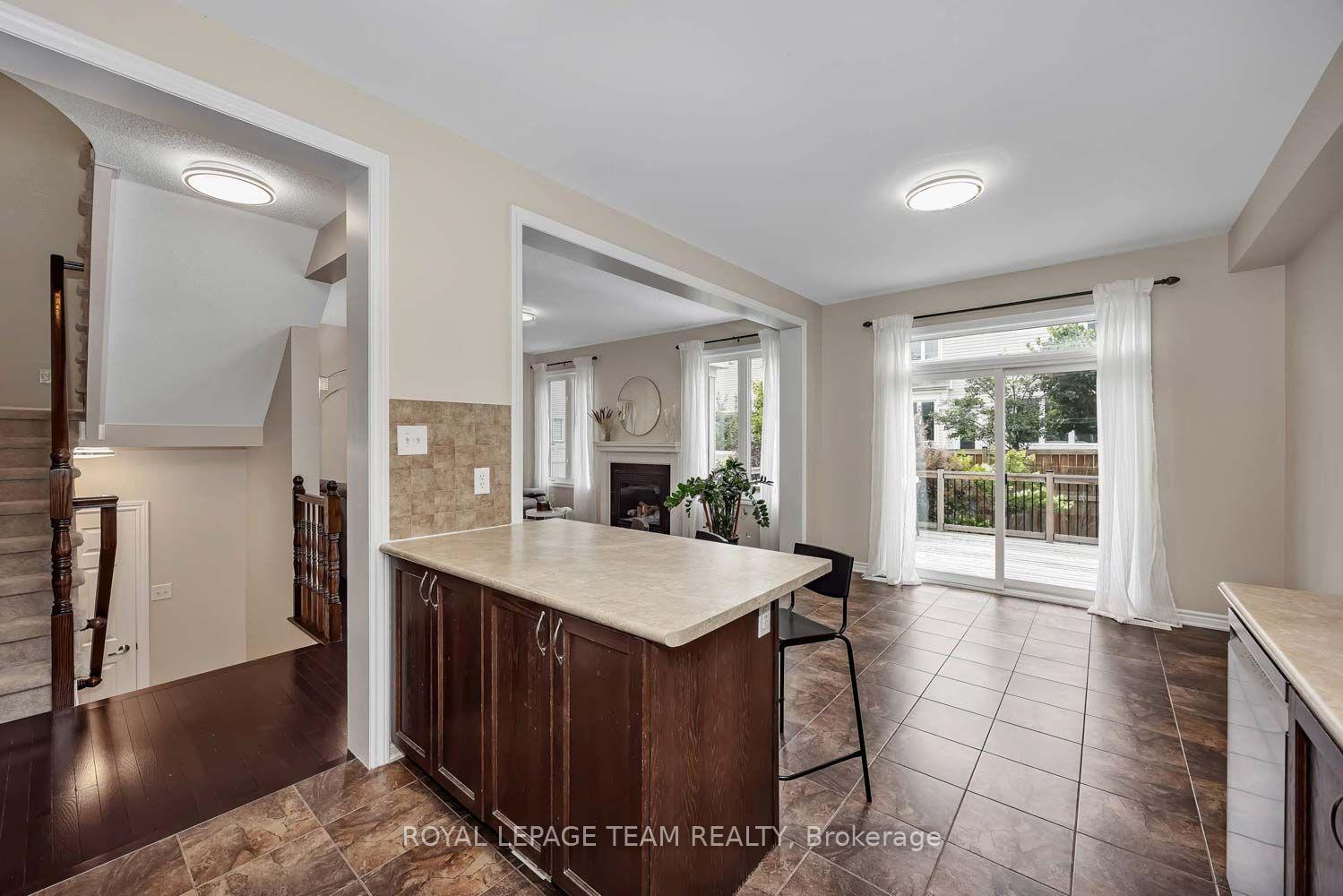 Photo 14 of 2225 Watercolours Way, Ottawa, Barrhaven - Half Moon Bay — HOMEH