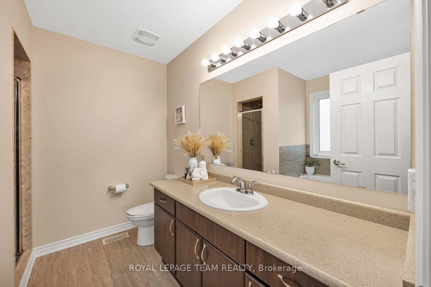 Photo 21 of 2225 Watercolours Way, Ottawa, Barrhaven - Half Moon Bay — HOMEH