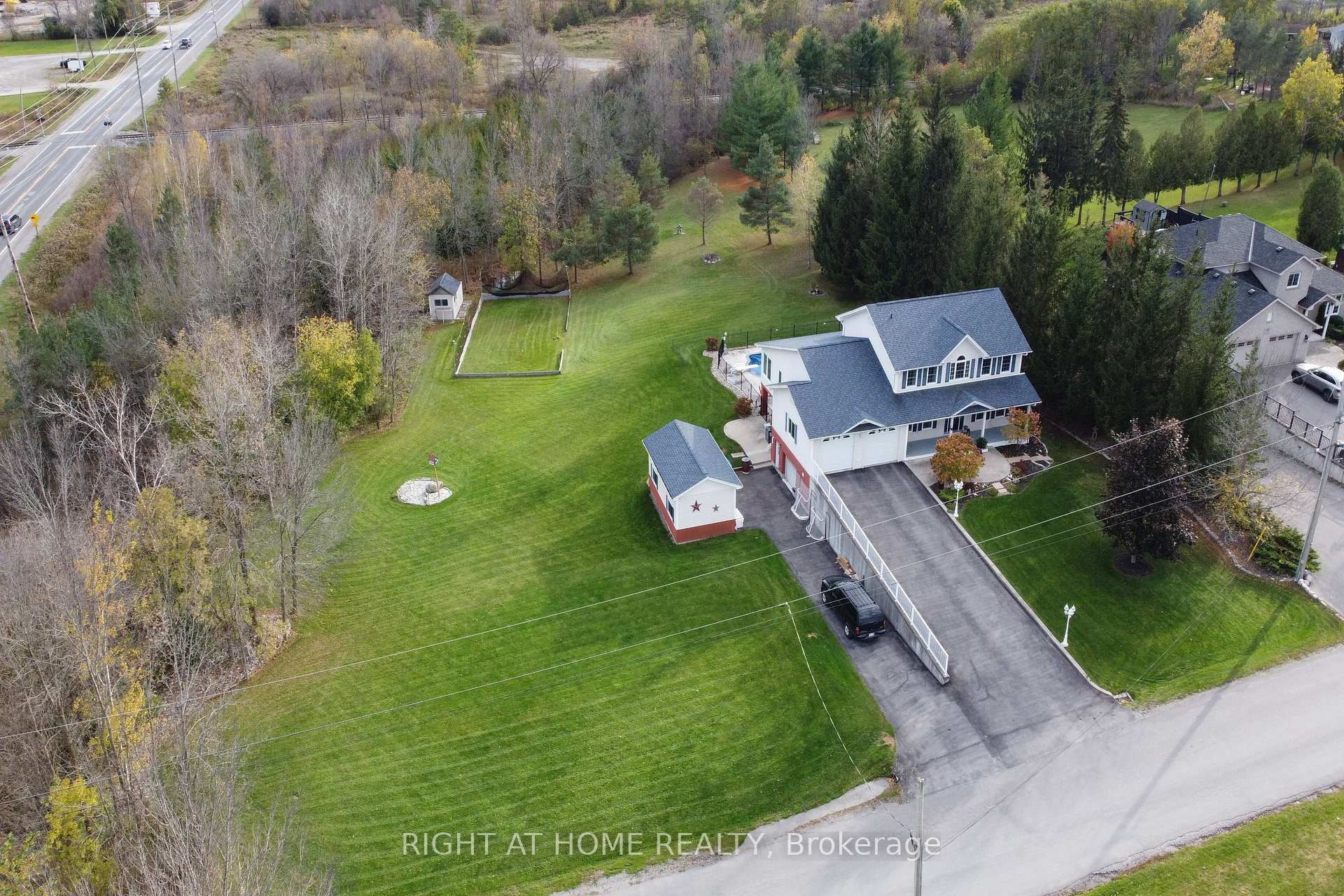 Photo 2 of 599 Maniece Avenue, Peterborough, Ashburnham Ward 4 — HOMEH