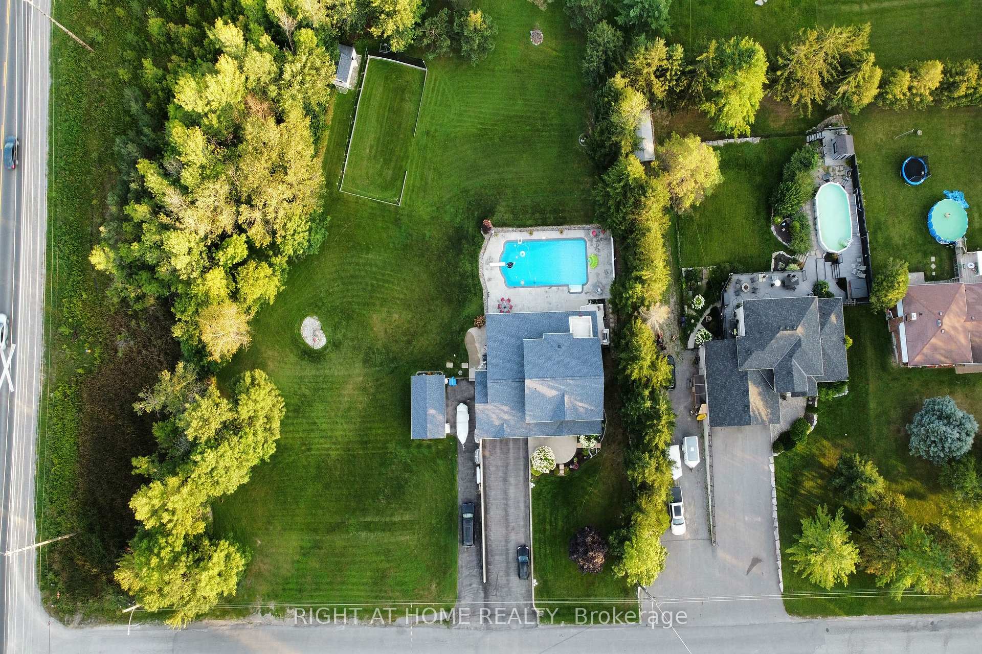 Photo 3 of 599 Maniece Avenue, Peterborough, Ashburnham Ward 4 — HOMEH