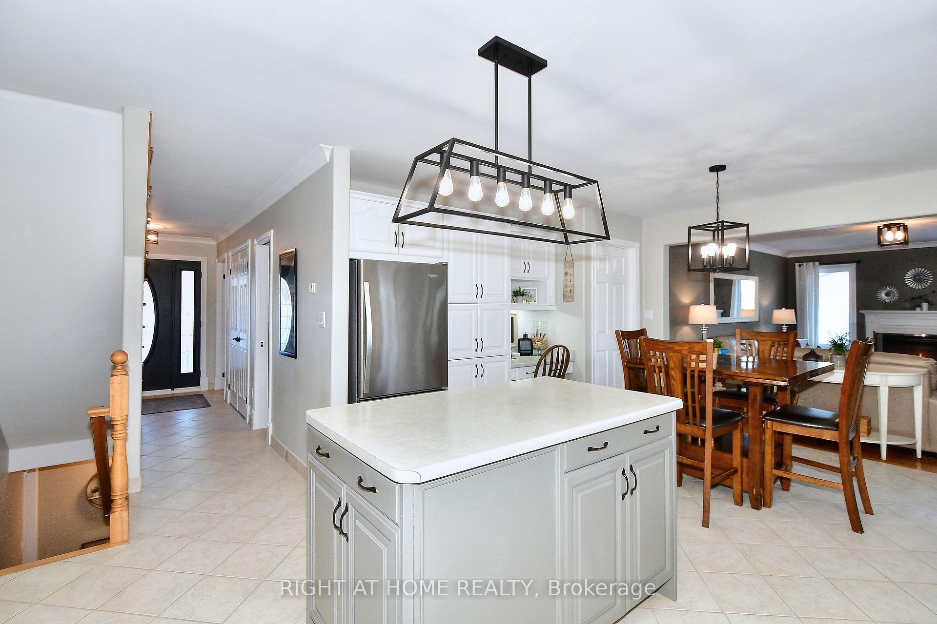 Photo 13 of 599 Maniece Avenue, Peterborough, Ashburnham Ward 4 — HOMEH