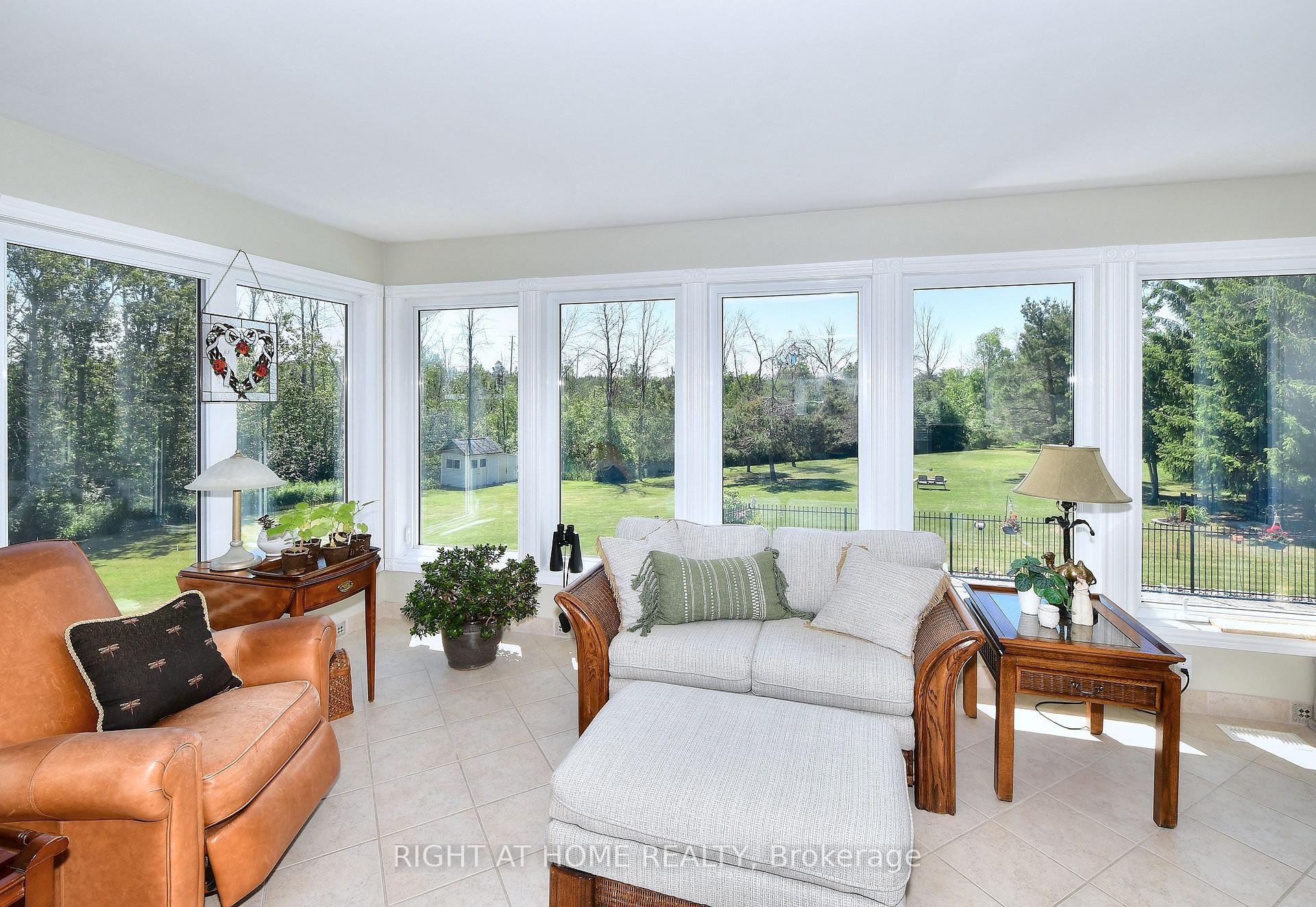 Photo 16 of 599 Maniece Avenue, Peterborough, Ashburnham Ward 4 — HOMEH