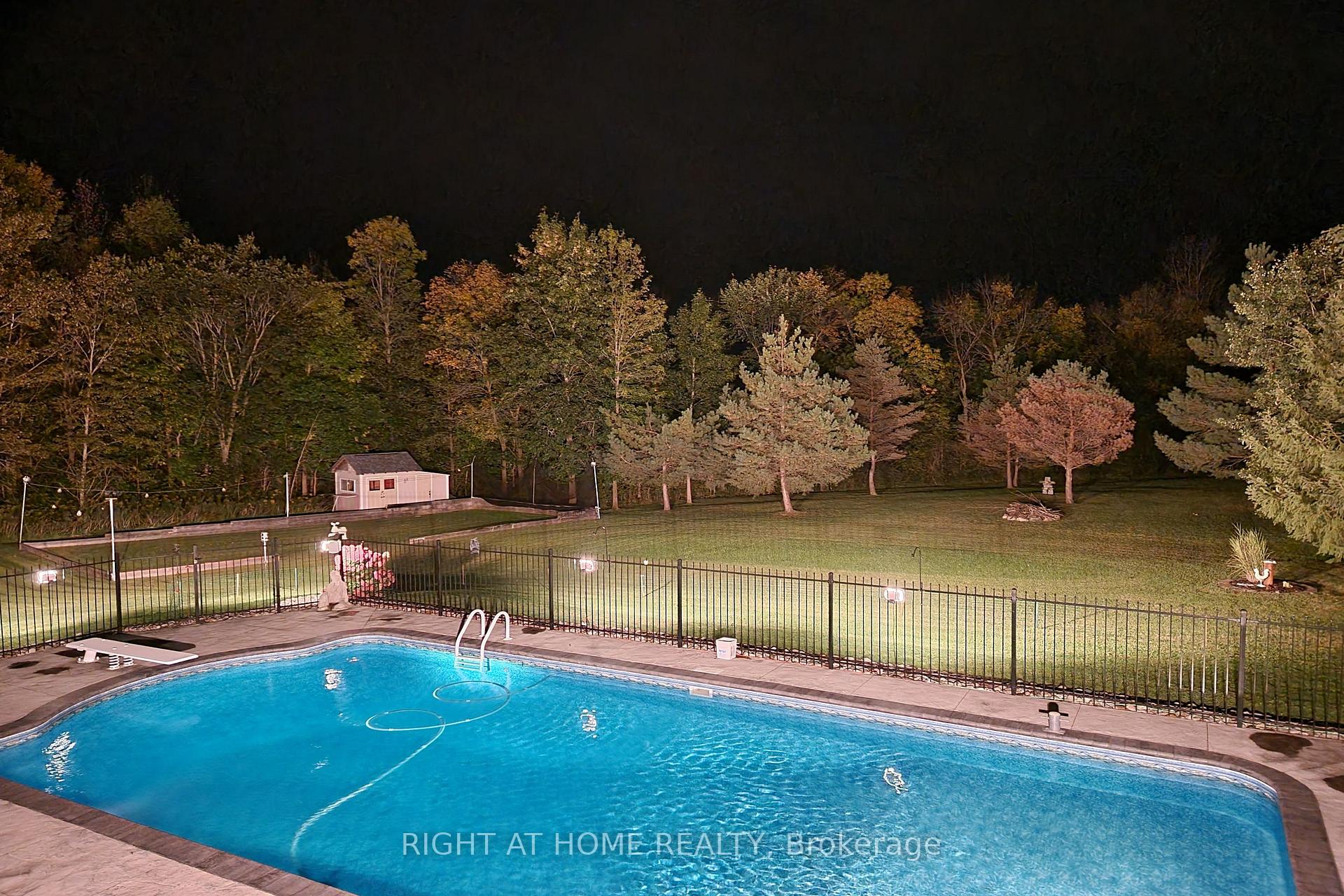 Photo 45 of 599 Maniece Avenue, Peterborough, Ashburnham Ward 4 — HOMEH