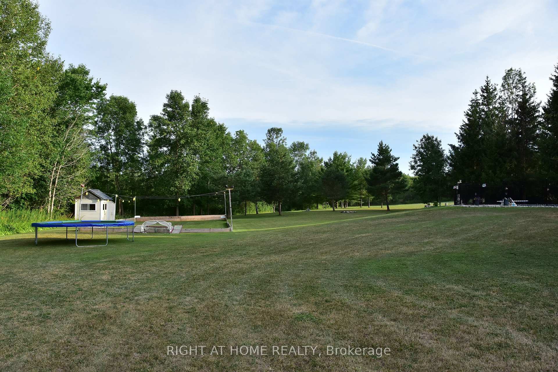 Photo 46 of 599 Maniece Avenue, Peterborough, Ashburnham Ward 4 — HOMEH