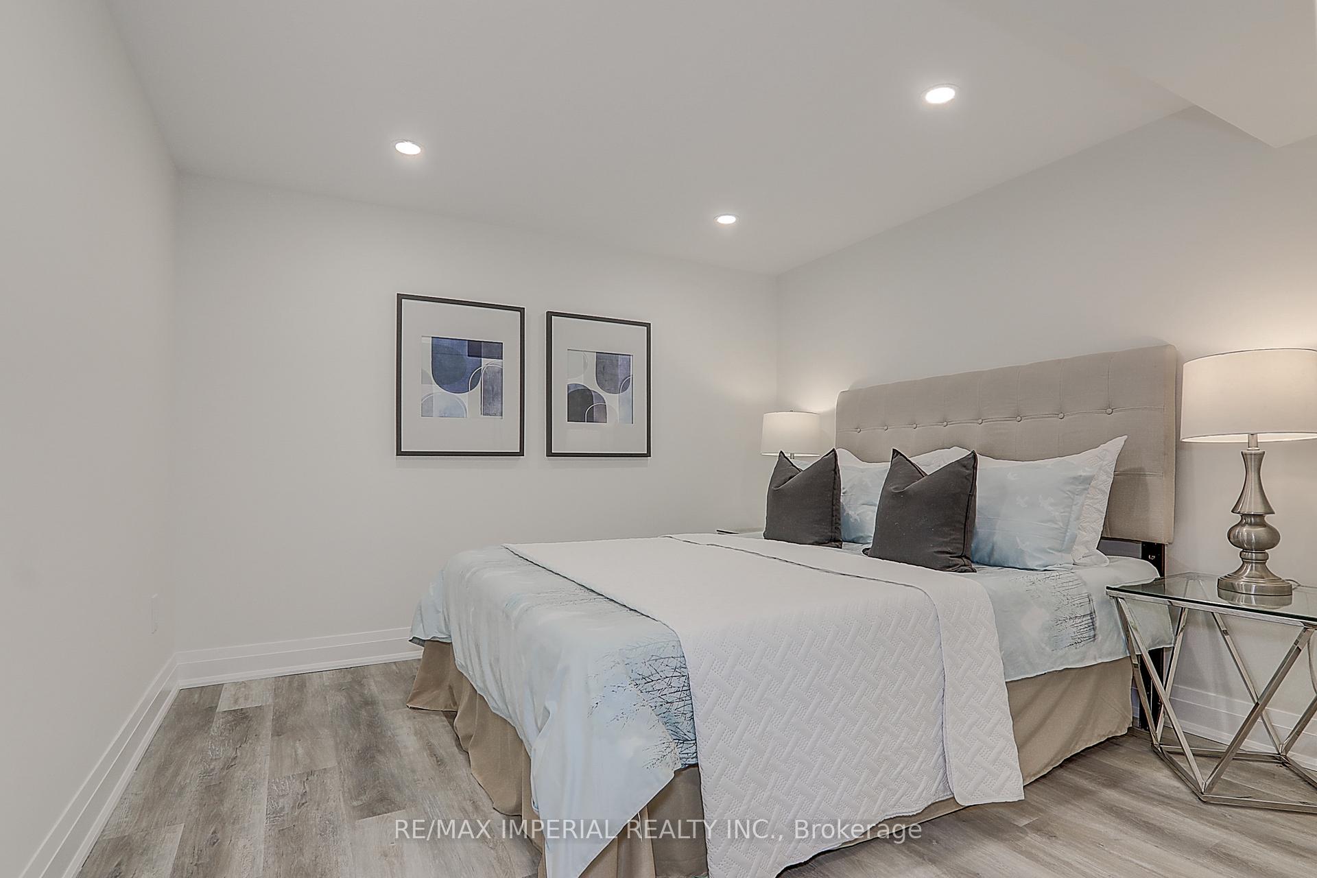 Photo 9 of 98 Belfry Drive, Newmarket, Huron Heights-Leslie Valley — HOMEH