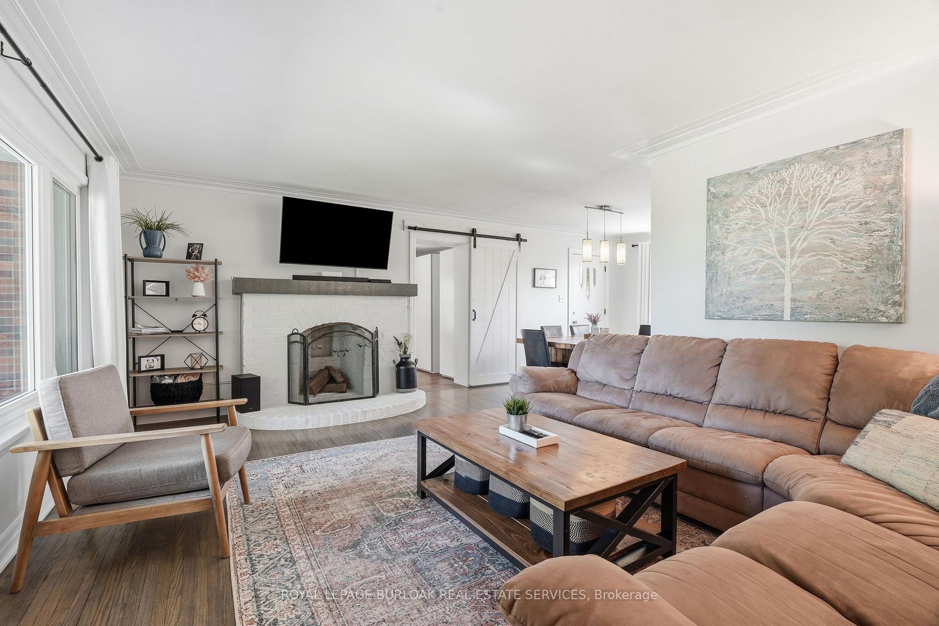 Photo 11 of 670 Thompson Road, Hamilton, Rural Flamborough — HOMEH