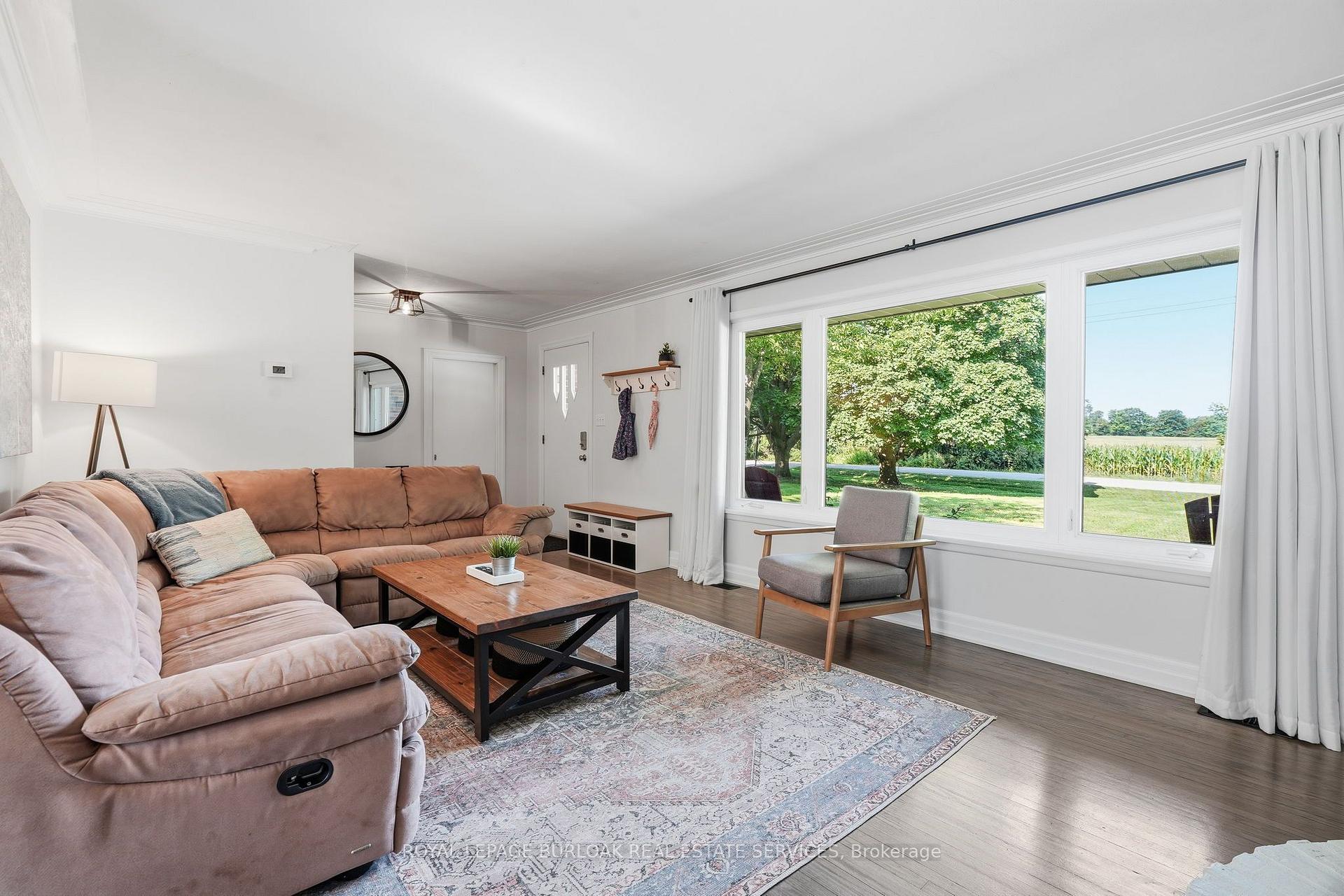 Photo 14 of 670 Thompson Road, Hamilton, Rural Flamborough — HOMEH