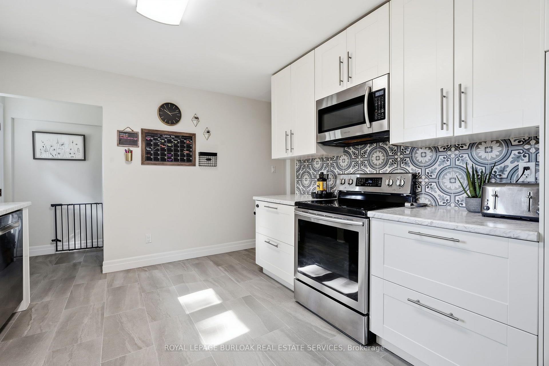 Photo 23 of 670 Thompson Road, Hamilton, Rural Flamborough — HOMEH