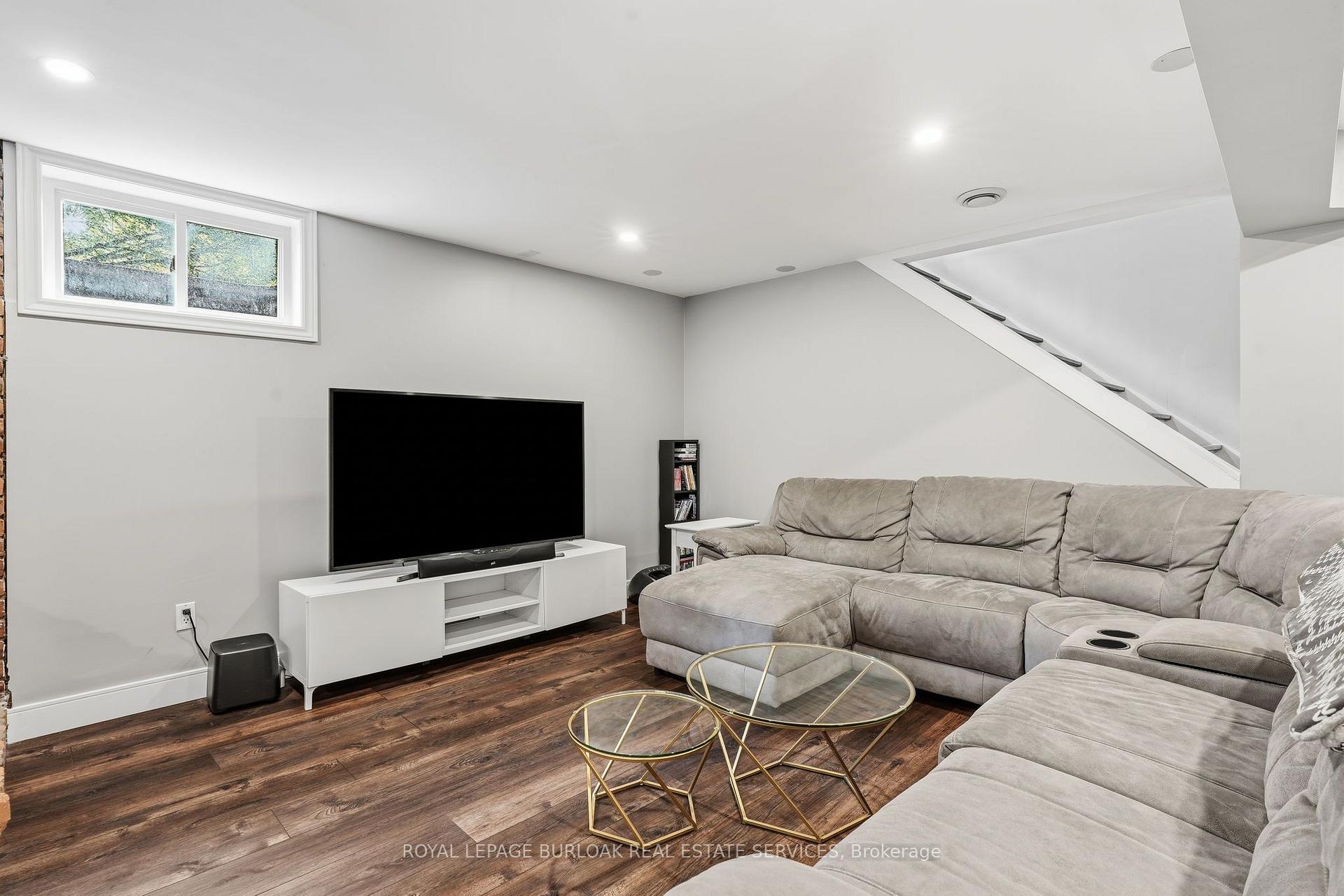 Photo 32 of 670 Thompson Road, Hamilton, Rural Flamborough — HOMEH