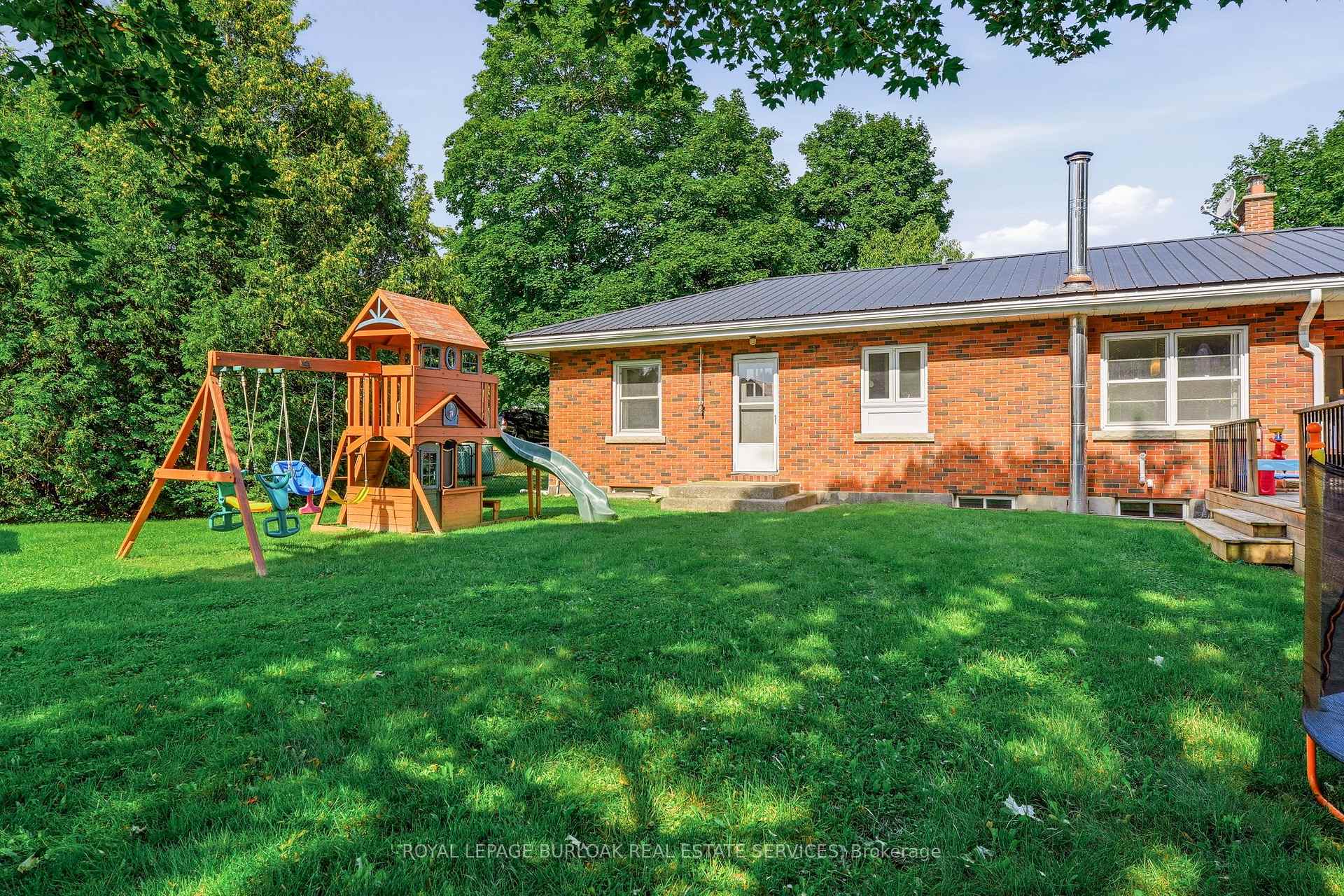 Photo 49 of 670 Thompson Road, Hamilton, Rural Flamborough — HOMEH