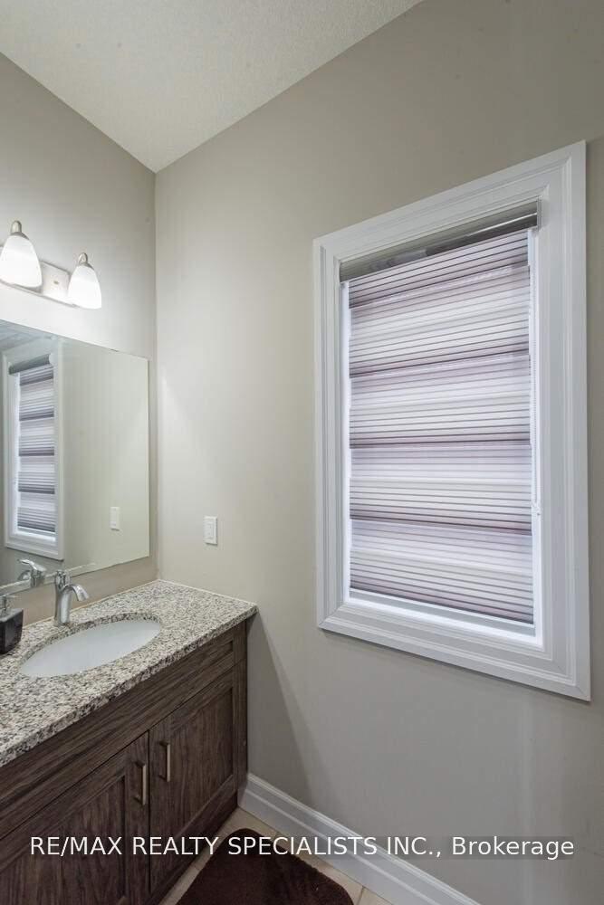 Photo 3 of 3251 Turner Crescent, London, South U — HOMEH