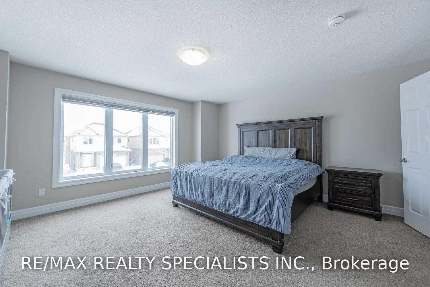 Photo 10 of 3251 Turner Crescent, London, South U — HOMEH