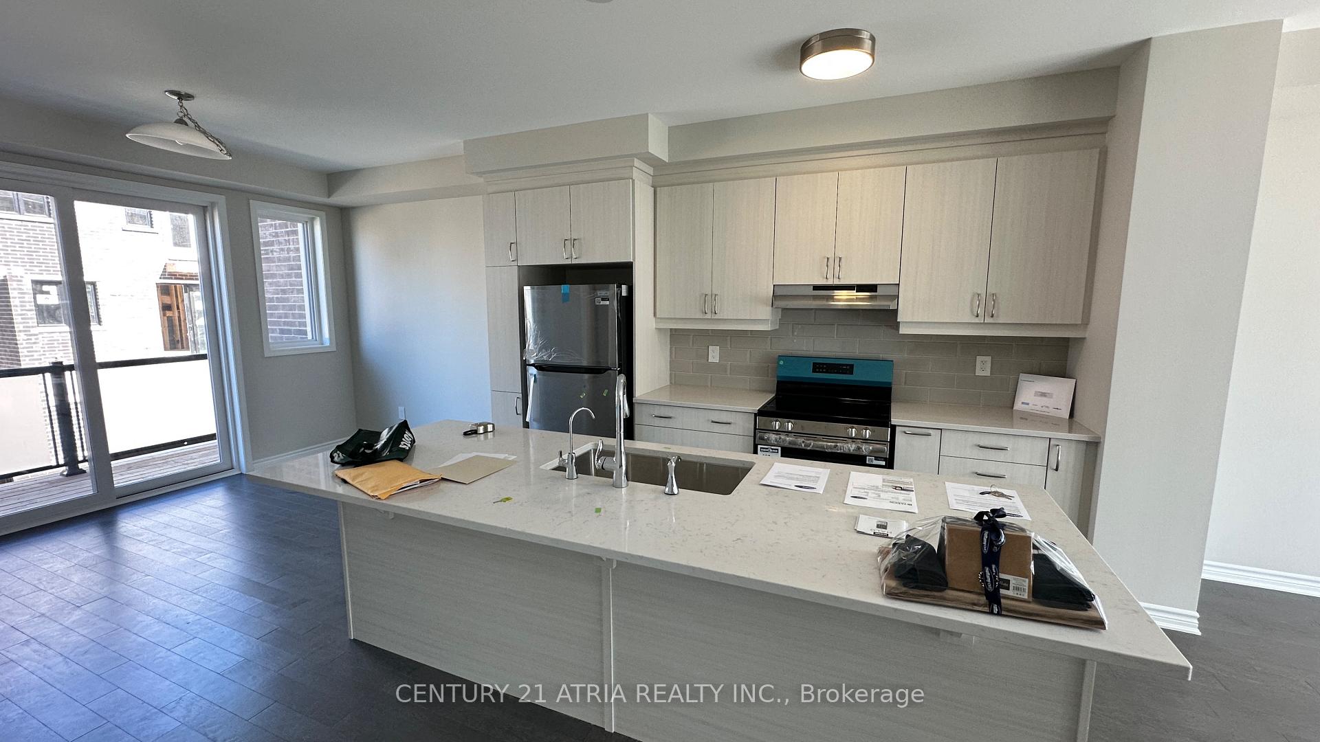 Photo 3 of 334 Stony Hill Boulevard, Markham, Rural Markham — HOMEH